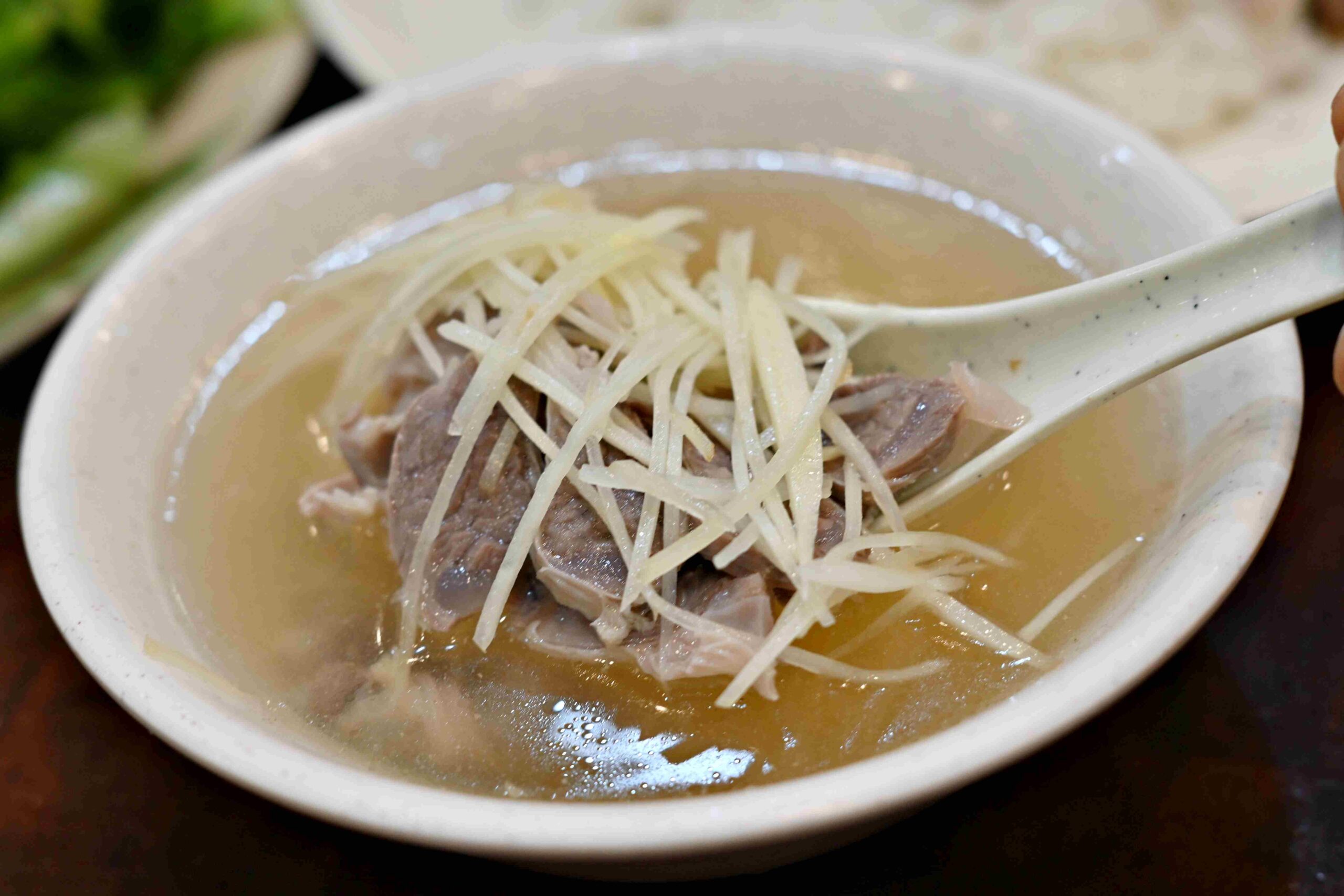【新莊美食】古早麵鵝肉，鵝肉軟嫩便當超值，晚來就吃不到(菜單) @厚片嘴角帶便當