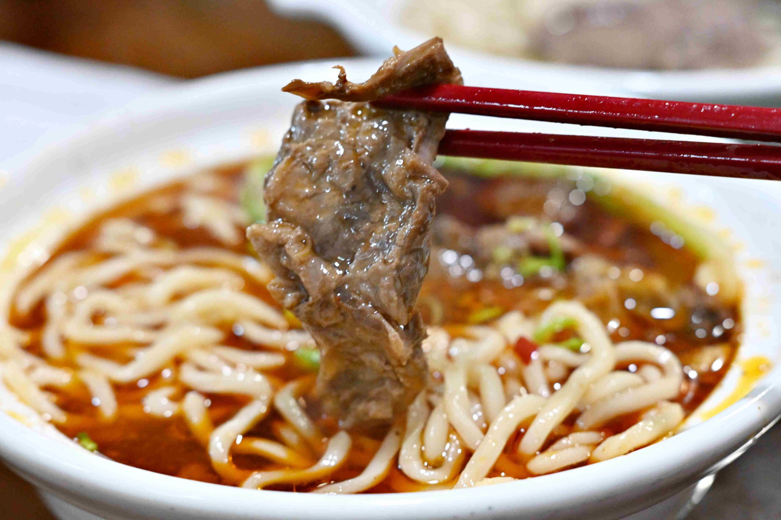 【板橋美食推薦】品都串燒攤人氣爆棚！每串25元起，銅板價狂吃超過癮 @厚片嘴角帶便當