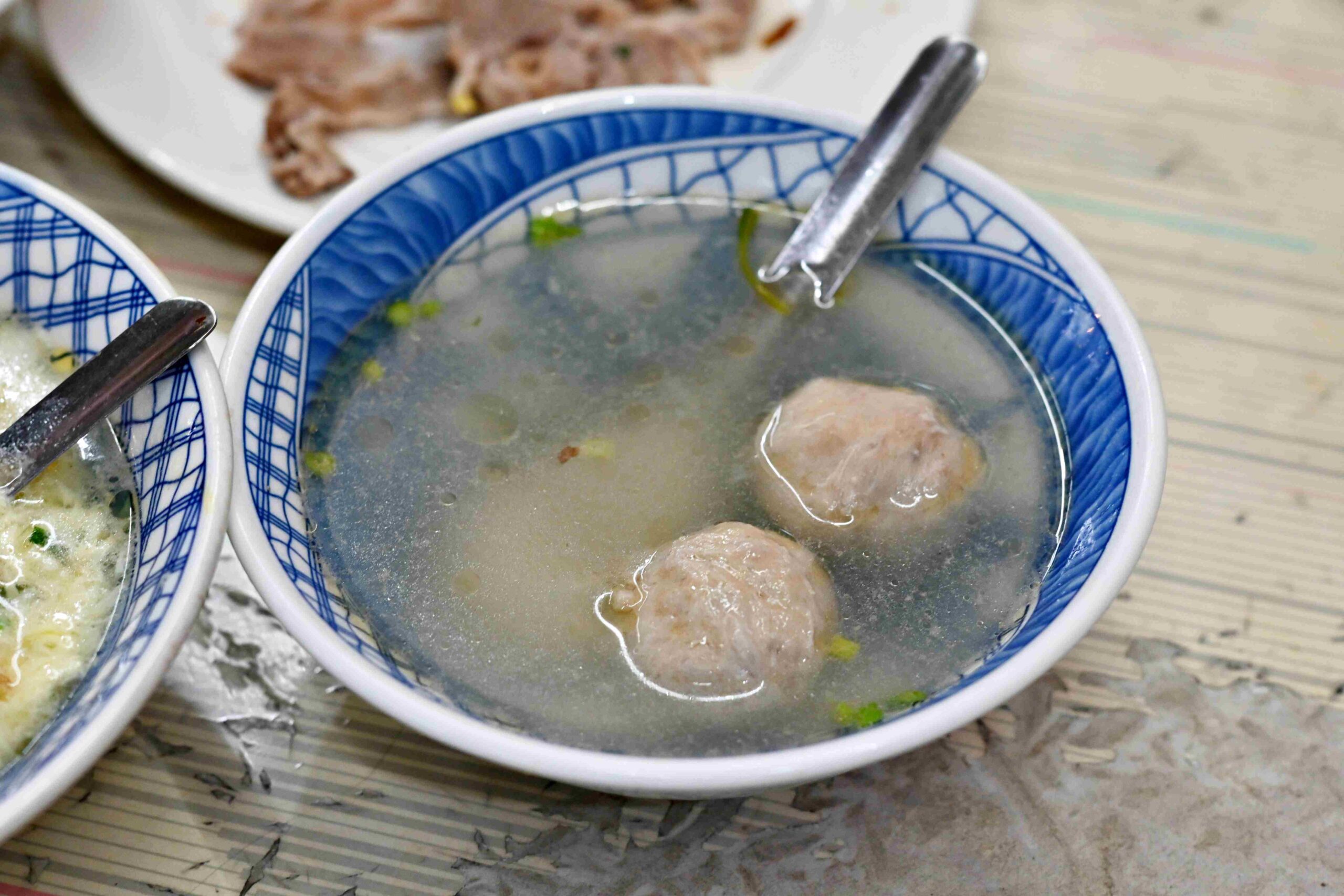 【三重美食】三兄弟麵攤：隱藏在大同北路巷弄的在地人麵店(菜單) @厚片嘴角帶便當