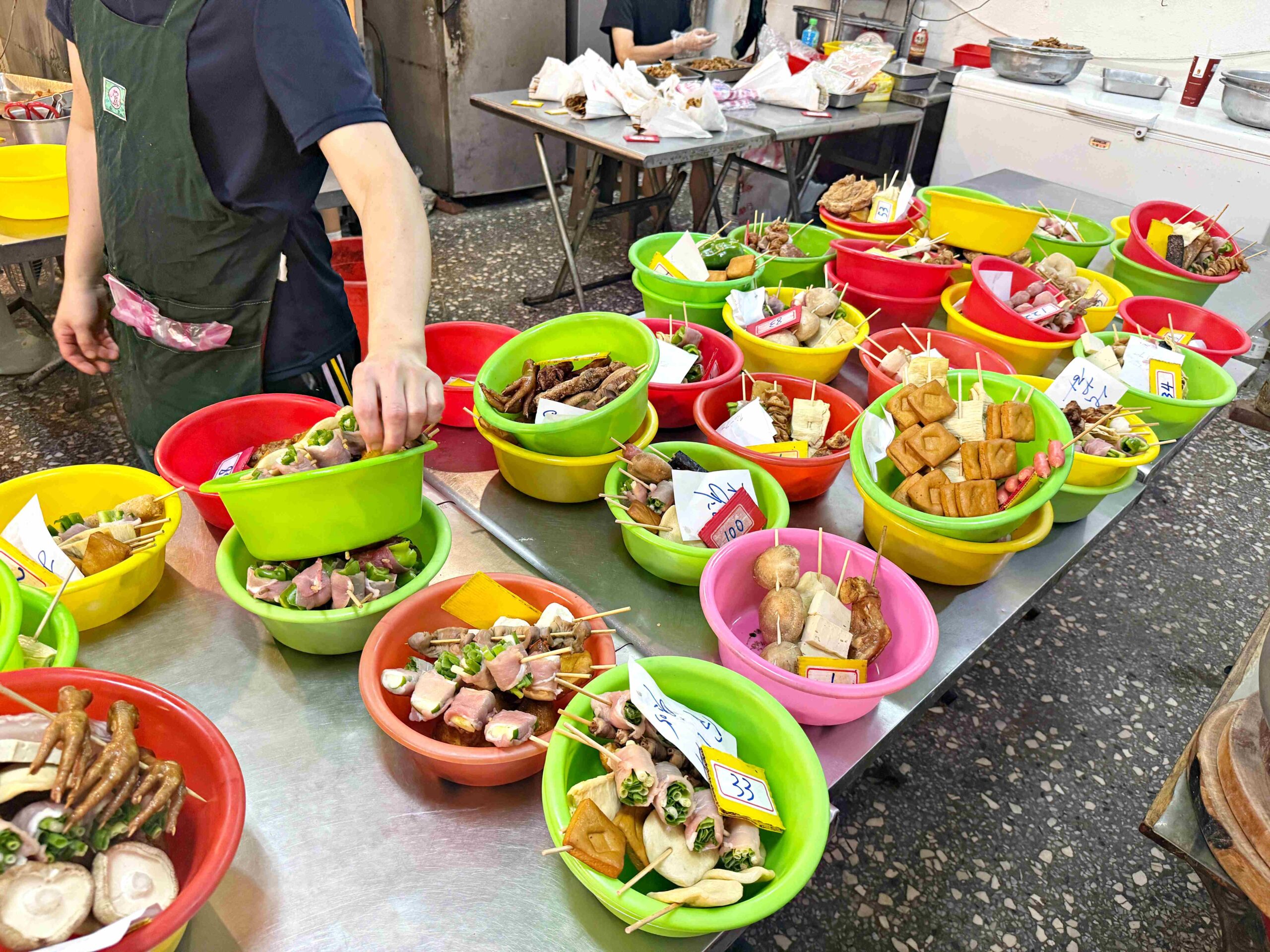 【新莊美食】新莊後港炭烤鷄排，烤雞排+串串全制霸(菜單) @厚片嘴角帶便當