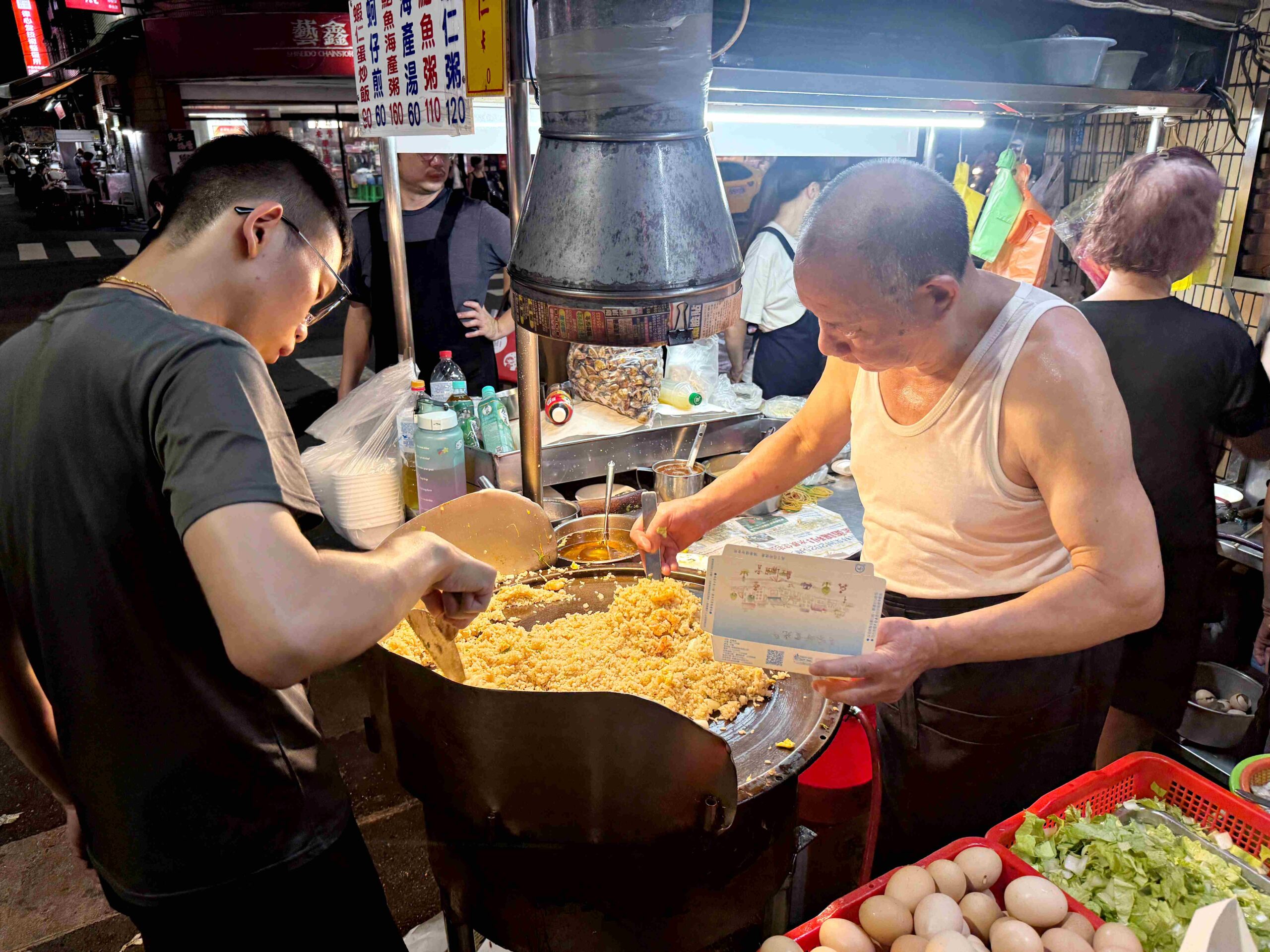 【新莊美食】後港一路蛋炒飯，實測：名氣不等於好吃(菜單) @厚片嘴角帶便當