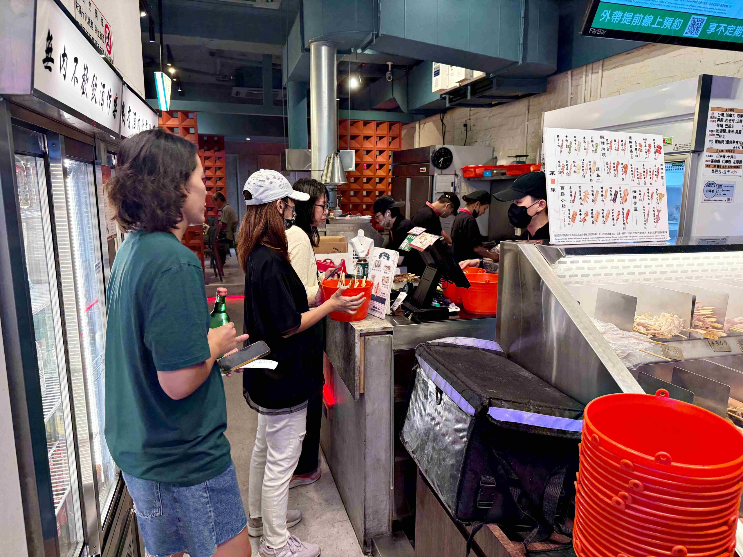 【西門美食】焦糖楓串燒西門直營店，獨家漢方烤肉粉有夠強！(菜單) @厚片嘴角帶便當