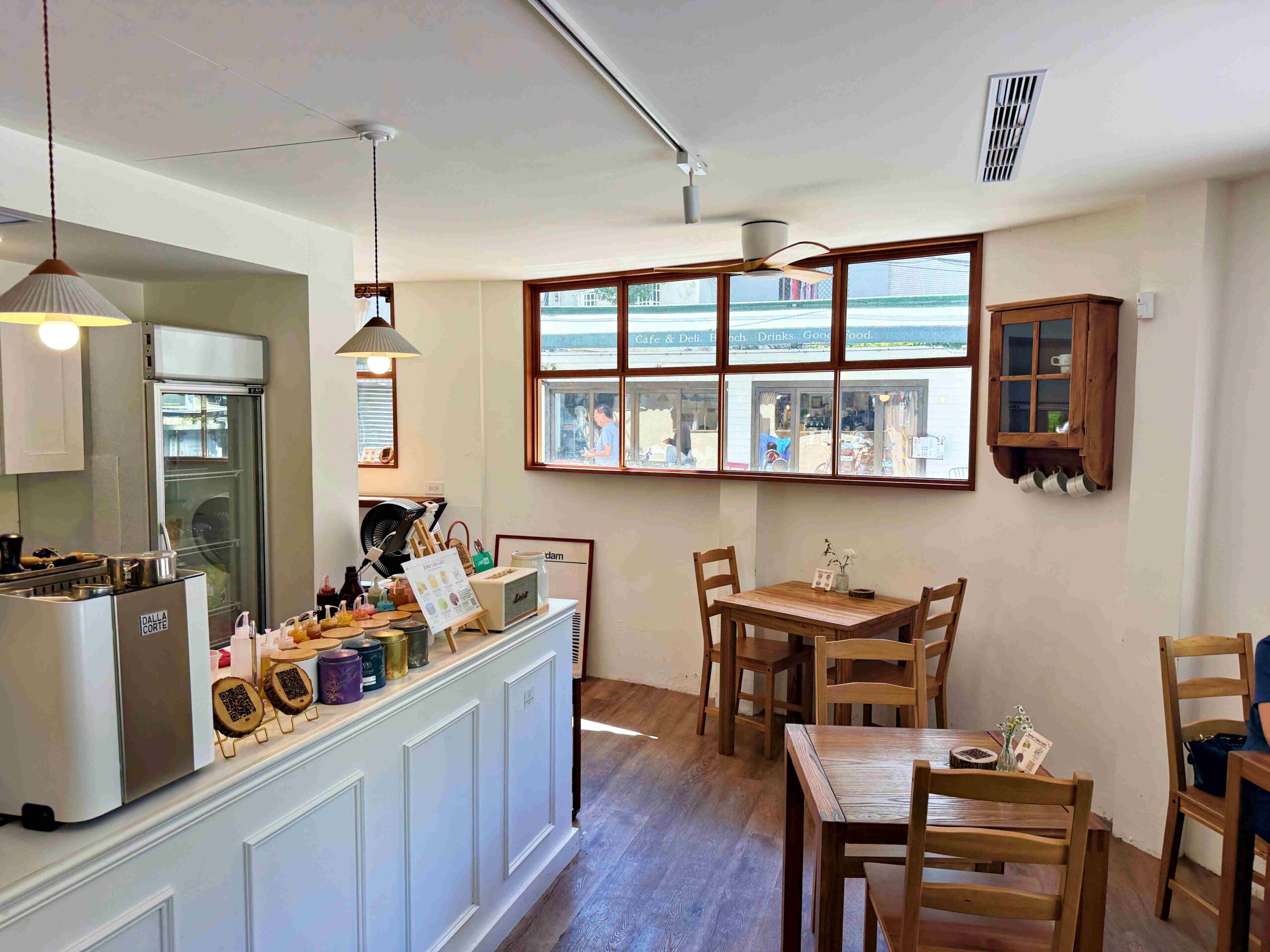 【新店美食】Butter Cake Café 奶油蛋糕咖啡廳，裝潢美、甜點超好吃(菜單) @厚片嘴角帶便當