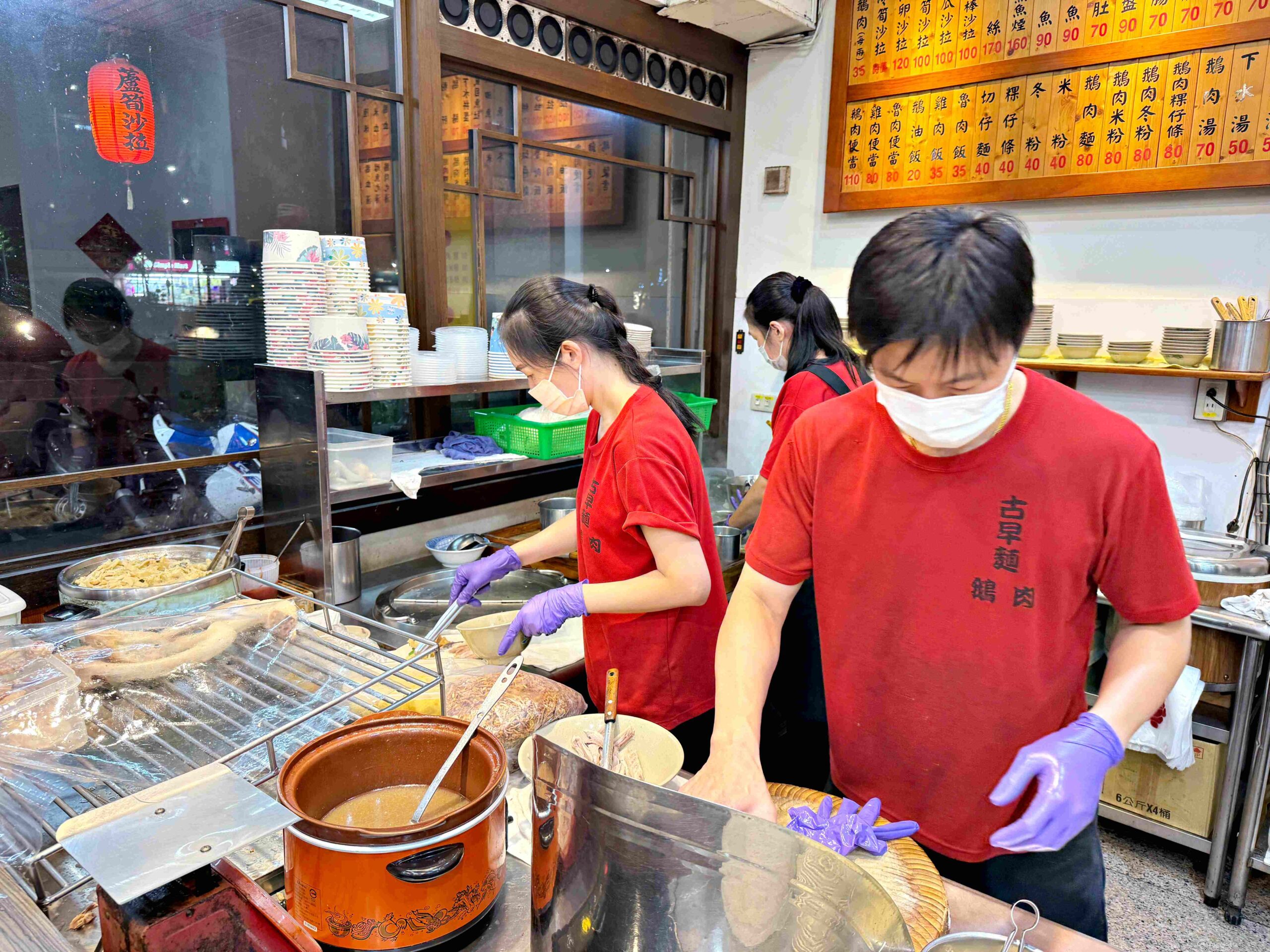 【新莊美食】古早麵鵝肉，鵝肉軟嫩便當超值，晚來就吃不到(菜單) @厚片嘴角帶便當