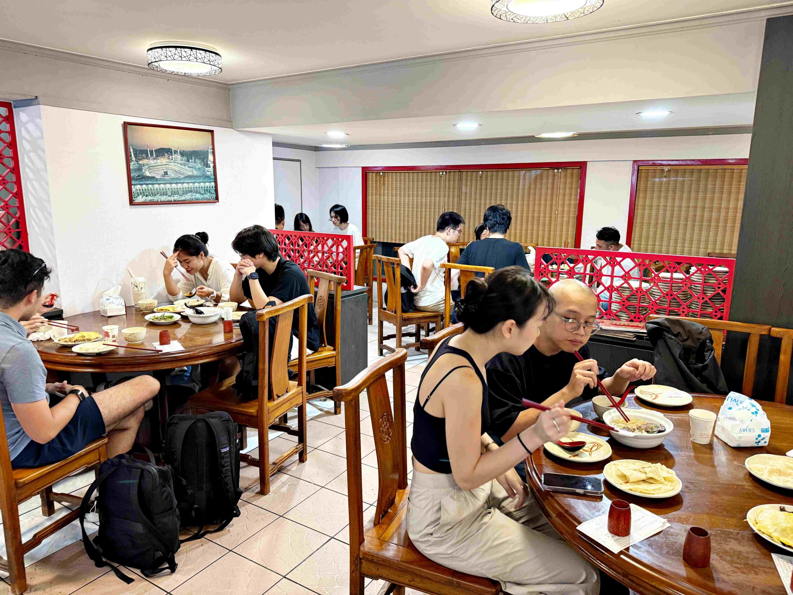 【國父紀念館美食】清真中國牛肉麵食館｜米其林連續推薦的魔力(菜單) @厚片嘴角帶便當