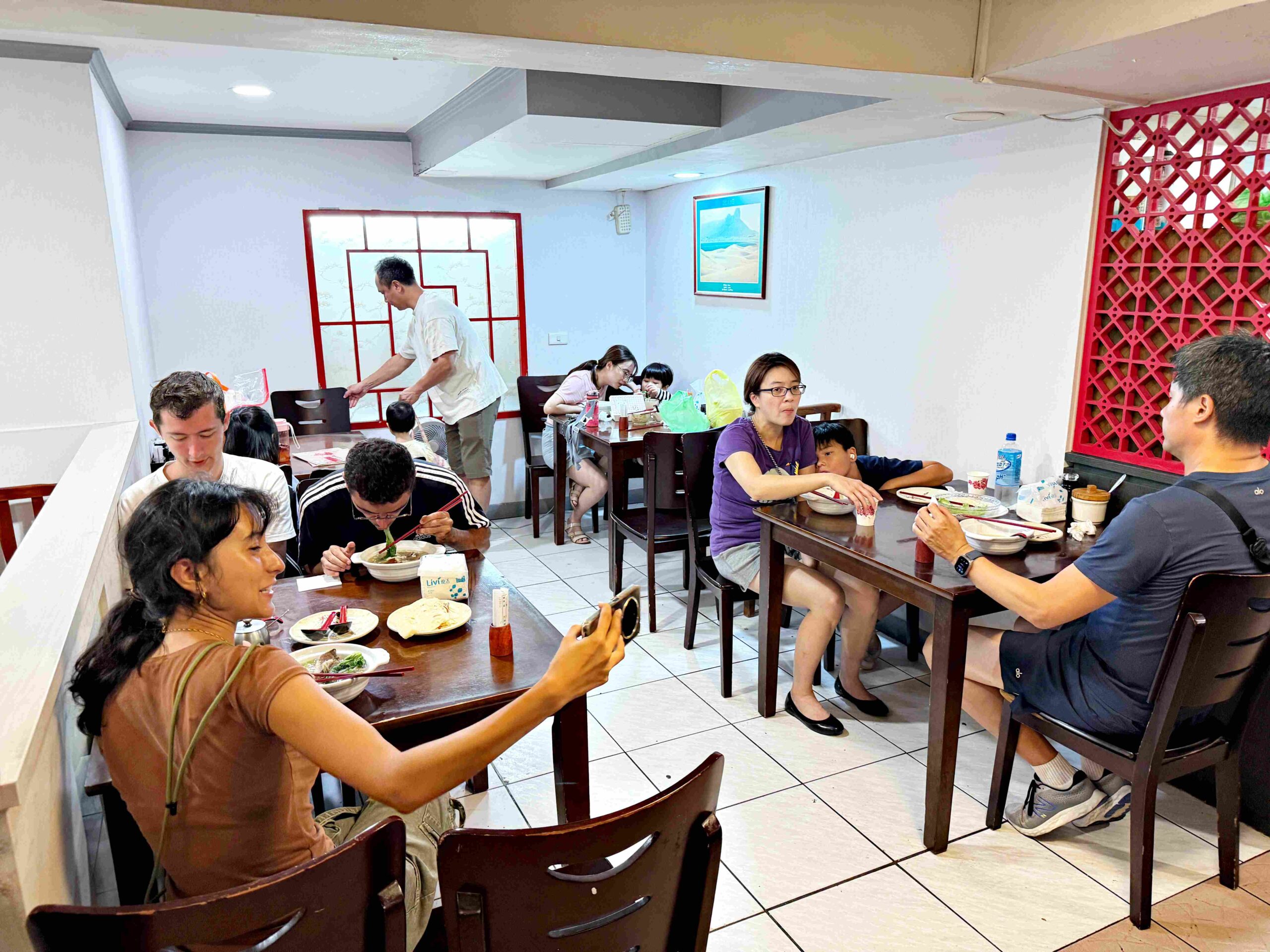 【國父紀念館美食】清真中國牛肉麵食館｜米其林連續推薦的魔力(菜單) @厚片嘴角帶便當