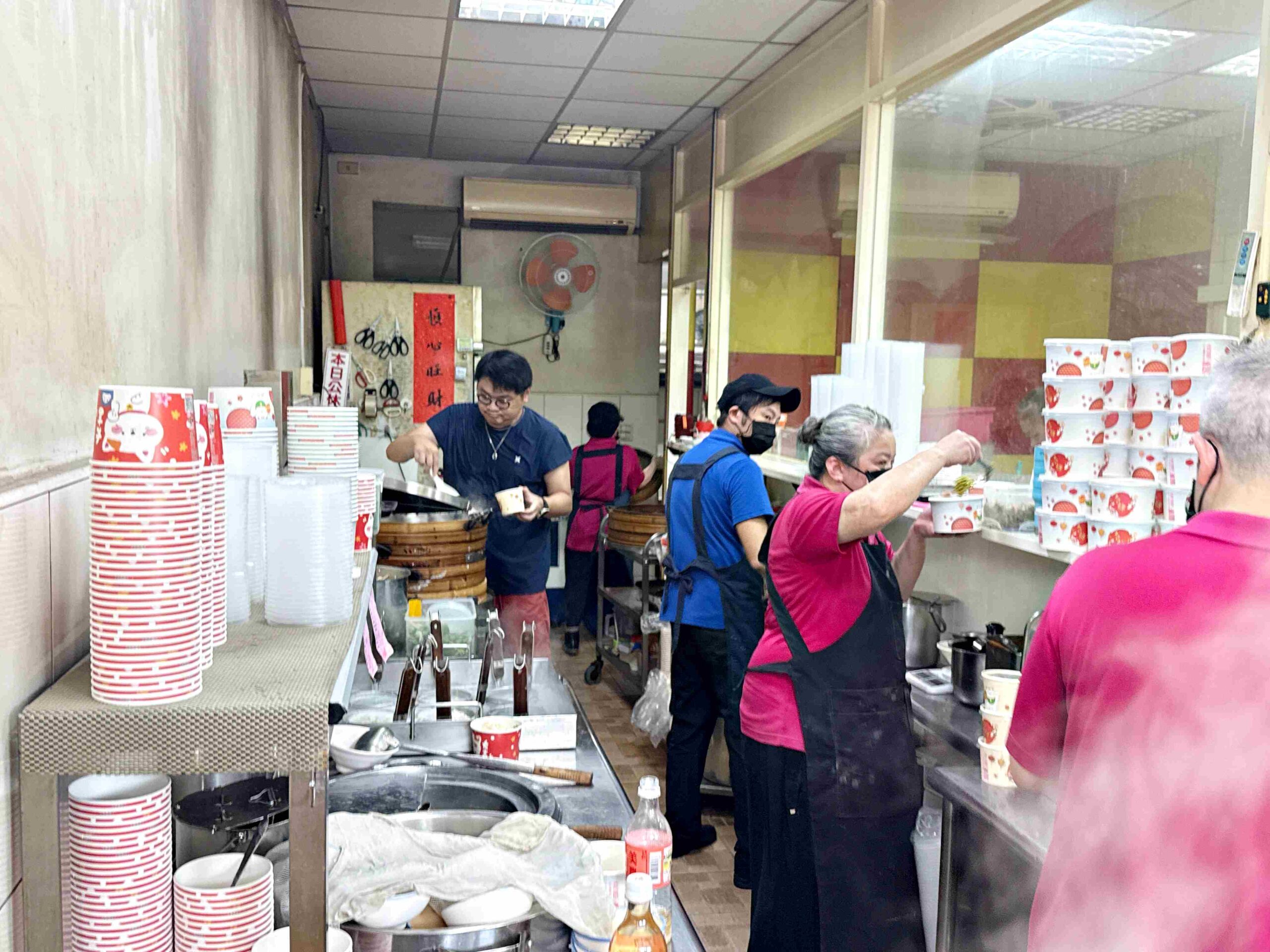 【新莊美食】阿淑清蒸肉圓｜30年老字號，肉圓軟嫩飽滿只要45元(菜單) @厚片嘴角帶便當