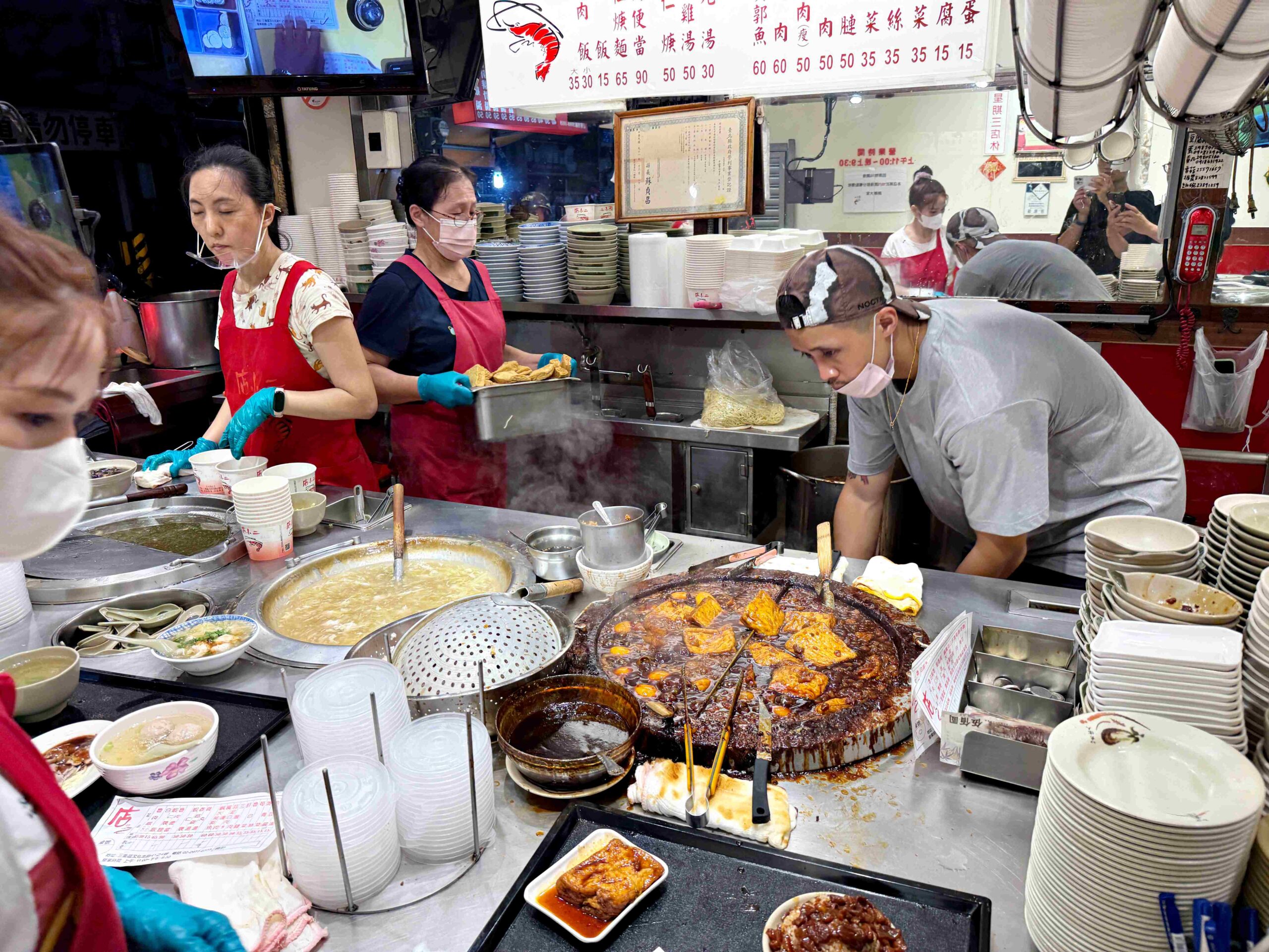 【三重美食】店小二魯肉飯，三重必比登推薦！在地人最愛(菜單) @厚片嘴角帶便當