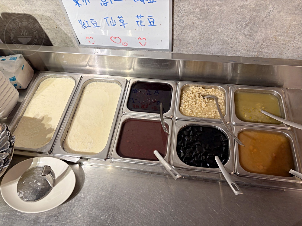 80元就能吃到飽，豆花、豆漿、配料、飲料隨你吃，牛肉麵的肉超多！ @趙先生吃飯