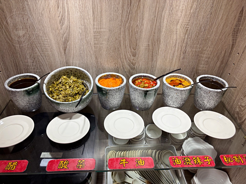 80元就能吃到飽，豆花、豆漿、配料、飲料隨你吃，牛肉麵的肉超多！ @趙先生吃飯