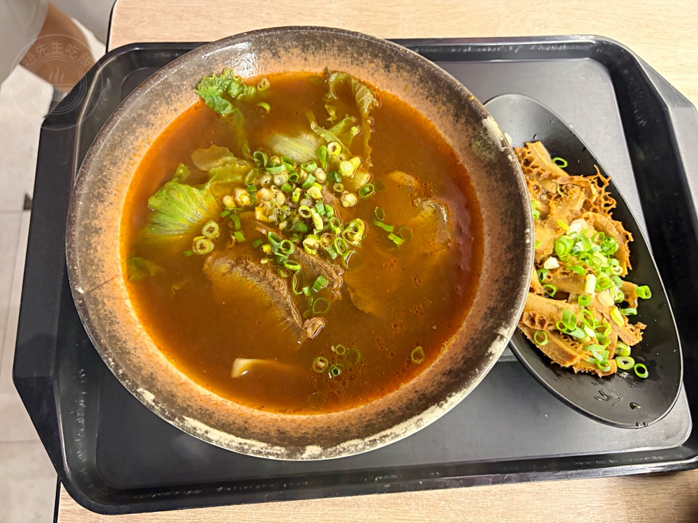 80元就能吃到飽，豆花、豆漿、配料、飲料隨你吃，牛肉麵的肉超多！ @趙先生吃飯