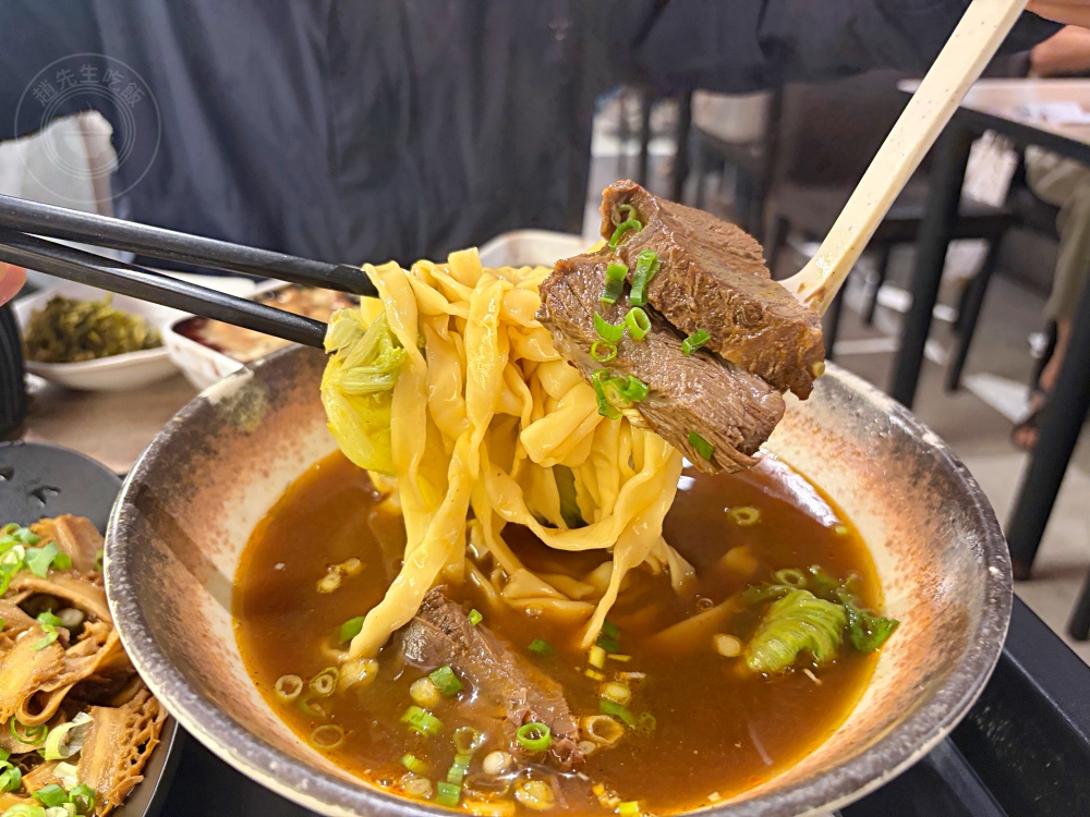 80元就能吃到飽，豆花、豆漿、配料、飲料隨你吃，牛肉麵的肉超多！ @趙先生吃飯