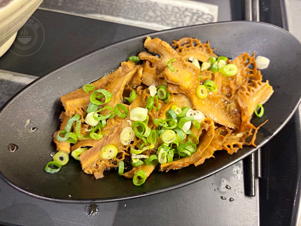 80元就能吃到飽，豆花、豆漿、配料、飲料隨你吃，牛肉麵的肉超多！ @趙先生吃飯