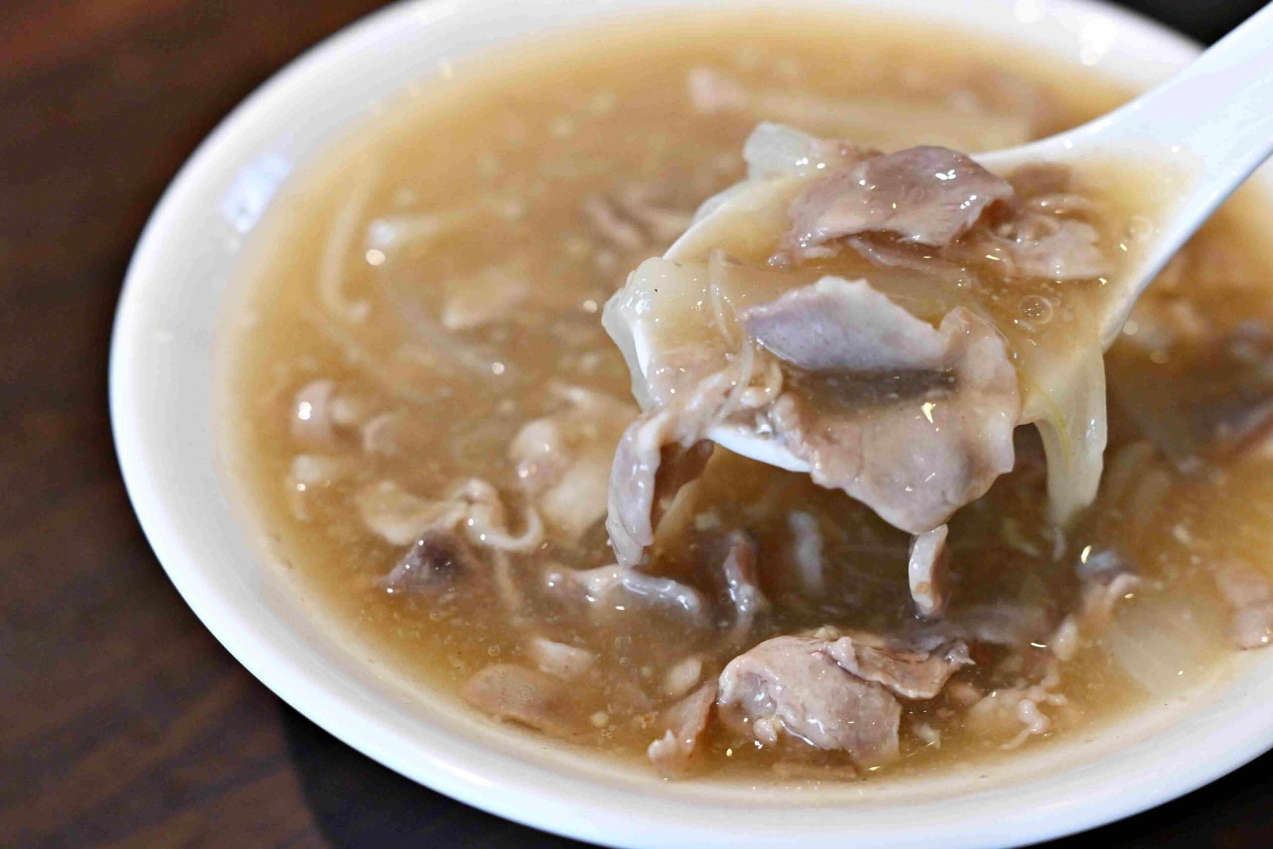 【新店美食】新店北鴨鴨肉羹，羽球金牌國手也愛的在地傳奇美味推薦(菜單) @厚片嘴角帶便當