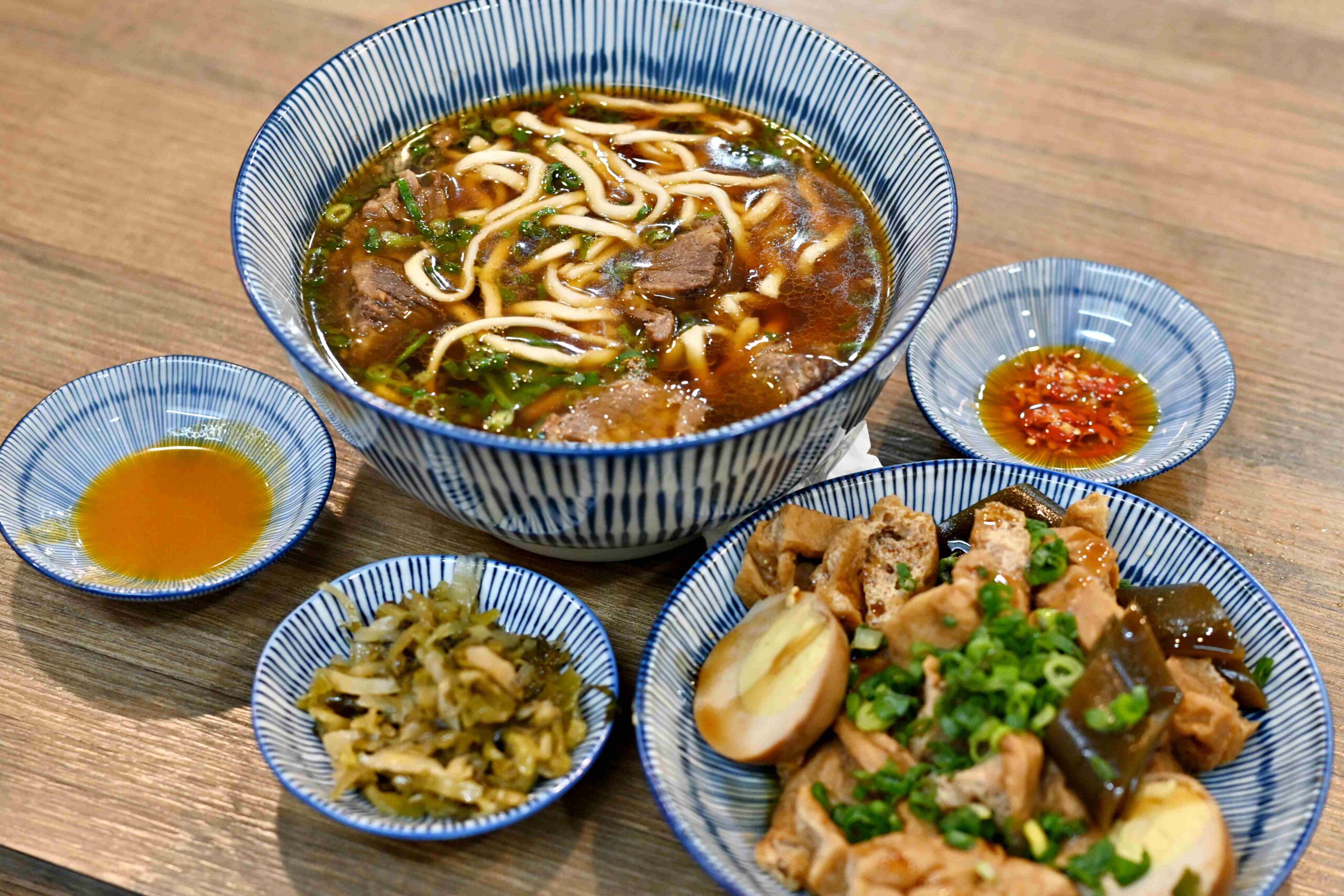 【大同區美食】林記牛肉麵，牛肋條超嫩一碗100元推薦！(菜單) @厚片嘴角帶便當