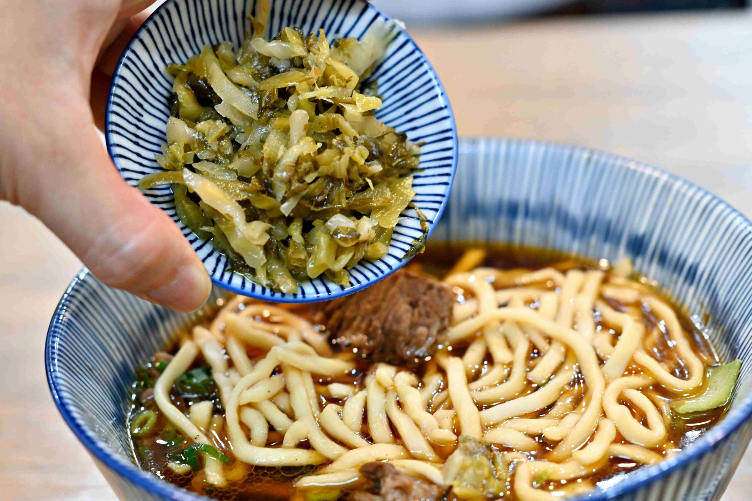 【大同區美食】林記牛肉麵，牛肋條超嫩一碗100元推薦！(菜單) @厚片嘴角帶便當