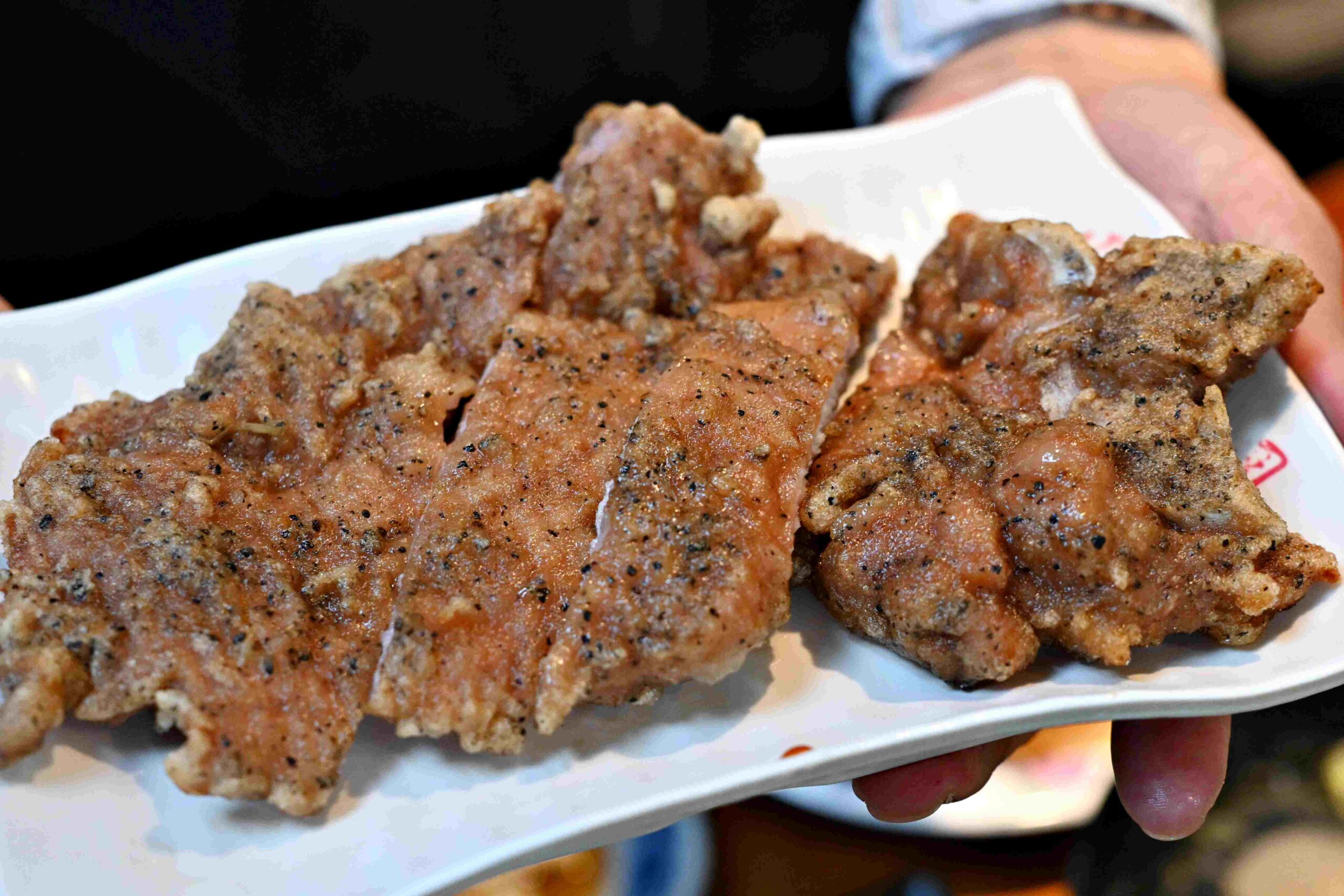 【西門美食】金滿園，排骨雞腿都好吃，炒飯是亮點推薦(菜單) @厚片嘴角帶便當