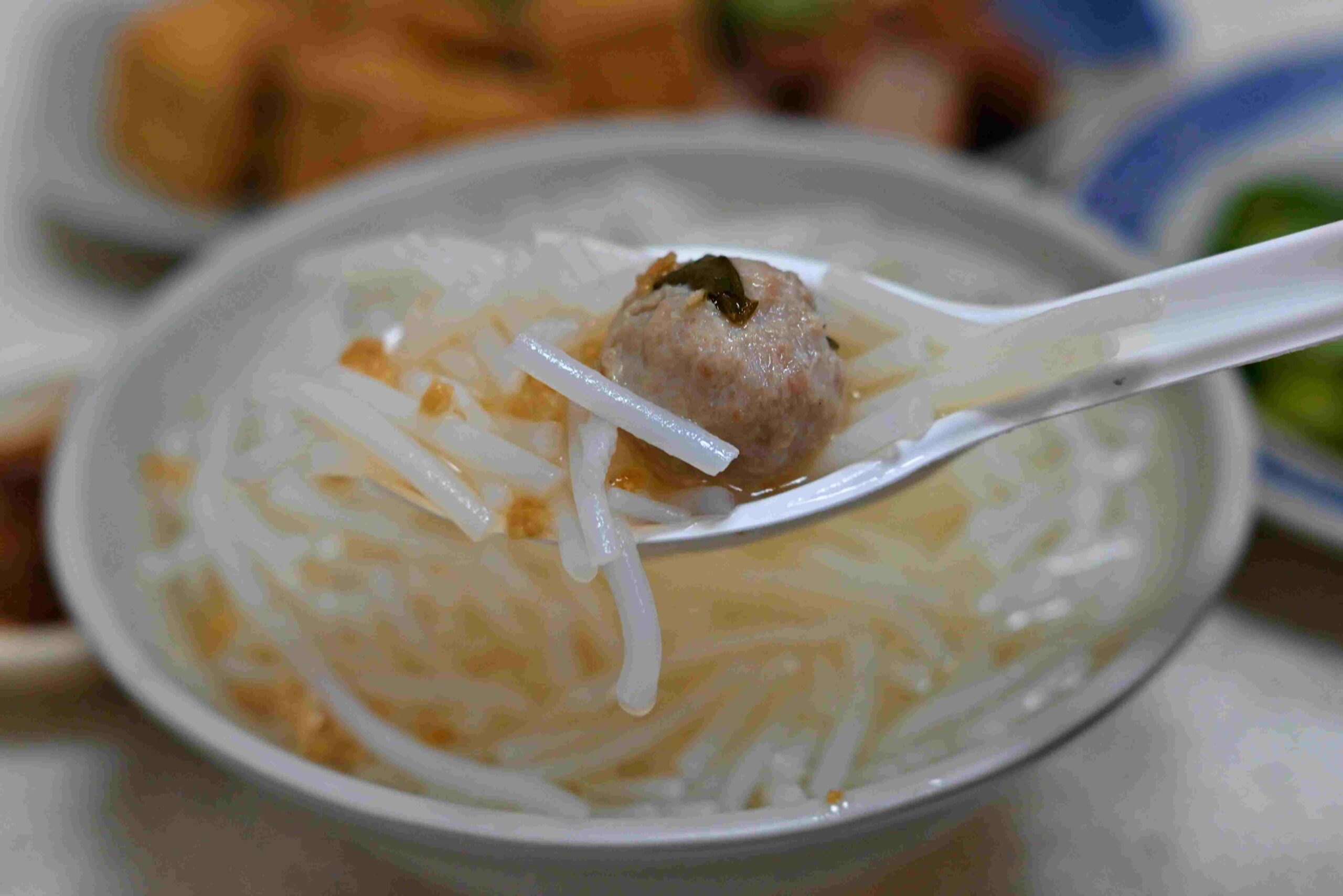 【新莊美食】鹹粥/米粉湯，隱藏版無名銅板價小吃店推薦(菜單) @趙先生吃飯