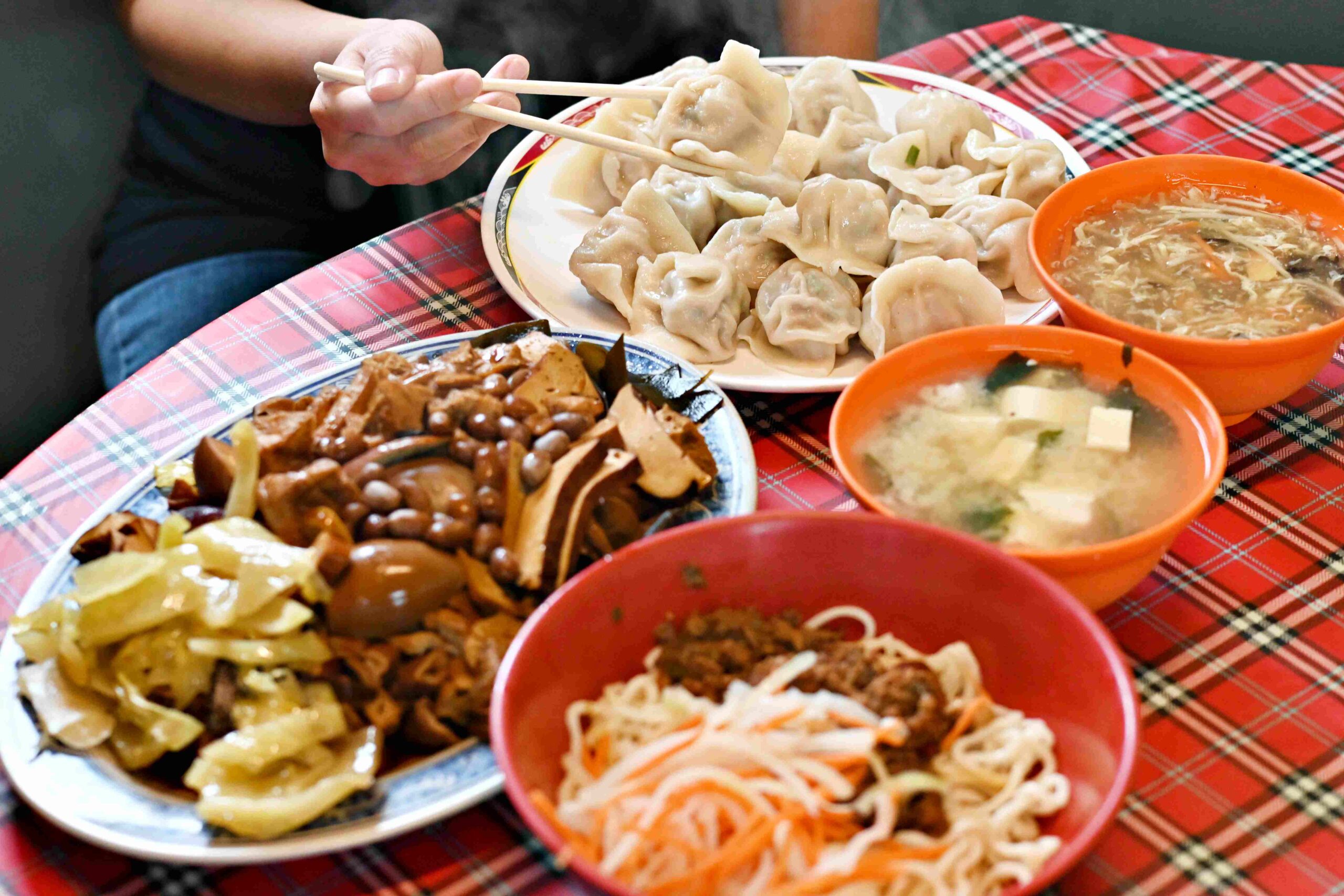 【南港美食】北大荒水餃,巨無霸水餃+滷味山都好吃!到走不動推薦(菜單) @厚片嘴角帶便當 【南港美食】北大荒水餃,巨無霸水餃+滷味山都好吃!到走不動推薦(菜單) @厚片嘴角帶便當