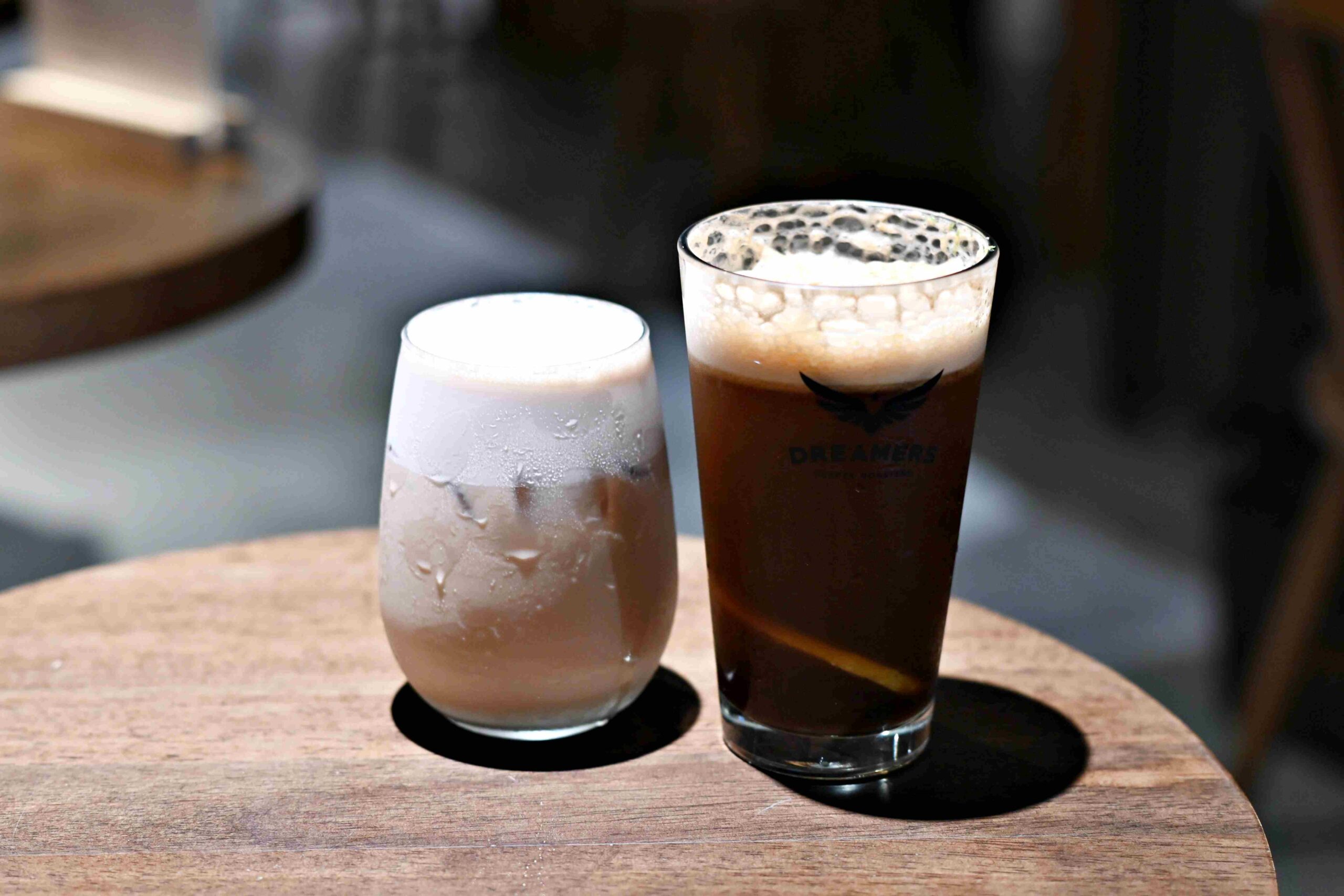【內湖美食】Dreamers Coffee Roasters 內湖店，不限時、有插座還有滿櫃麵包推薦(菜單) @厚片嘴角帶便當