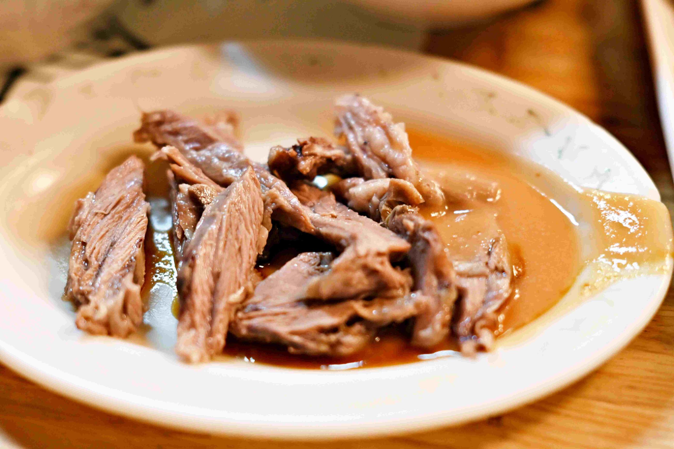 【宜蘭美食】火生餛飩麵店，餛飩湯 30 元超佛！在地人從小吃到大推薦(菜單) @厚片嘴角帶便當