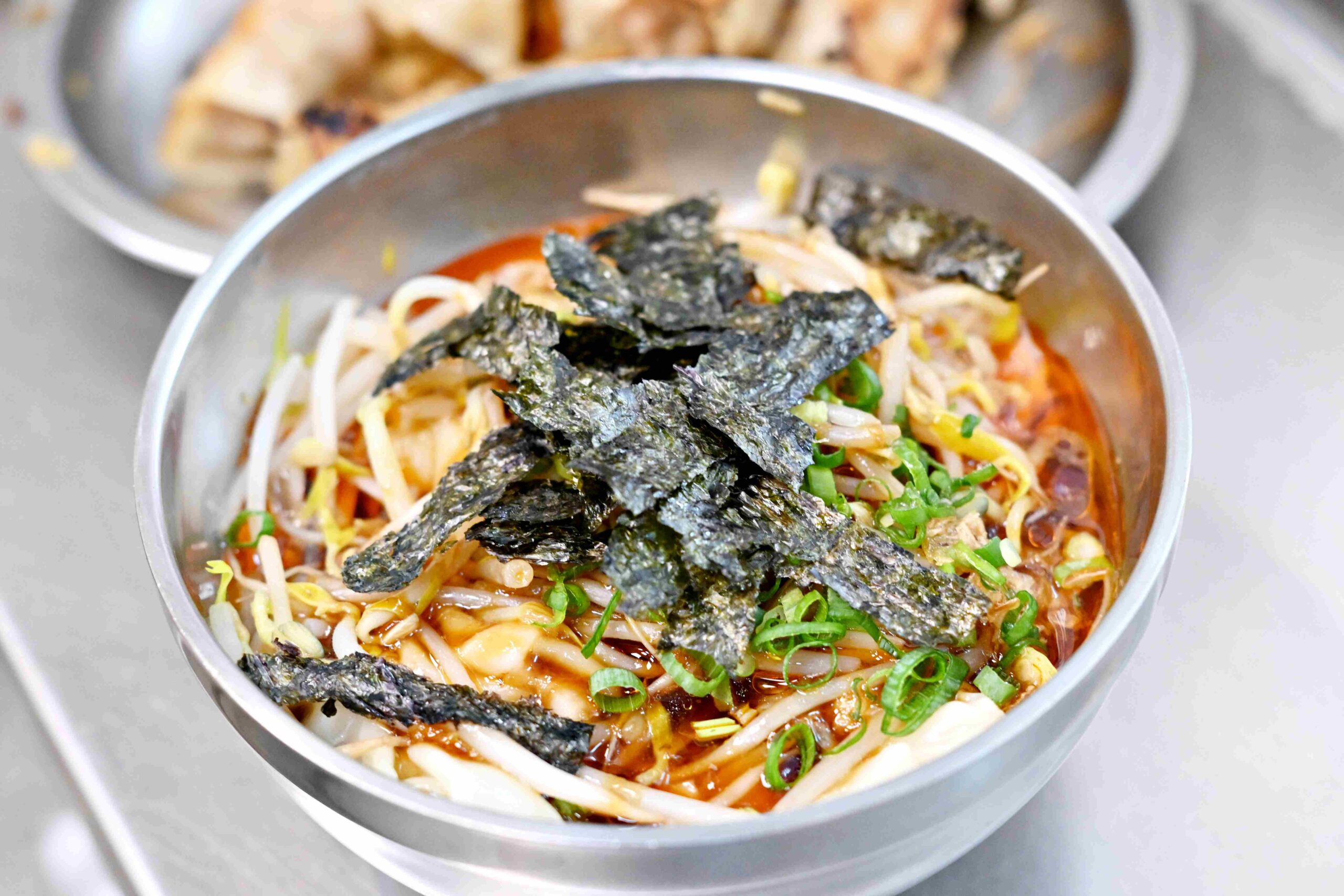 【新莊美食】云享小吃店鍋貼、水餃、抄手全都強到誇張，在地人激推(菜單) @厚片嘴角帶便當