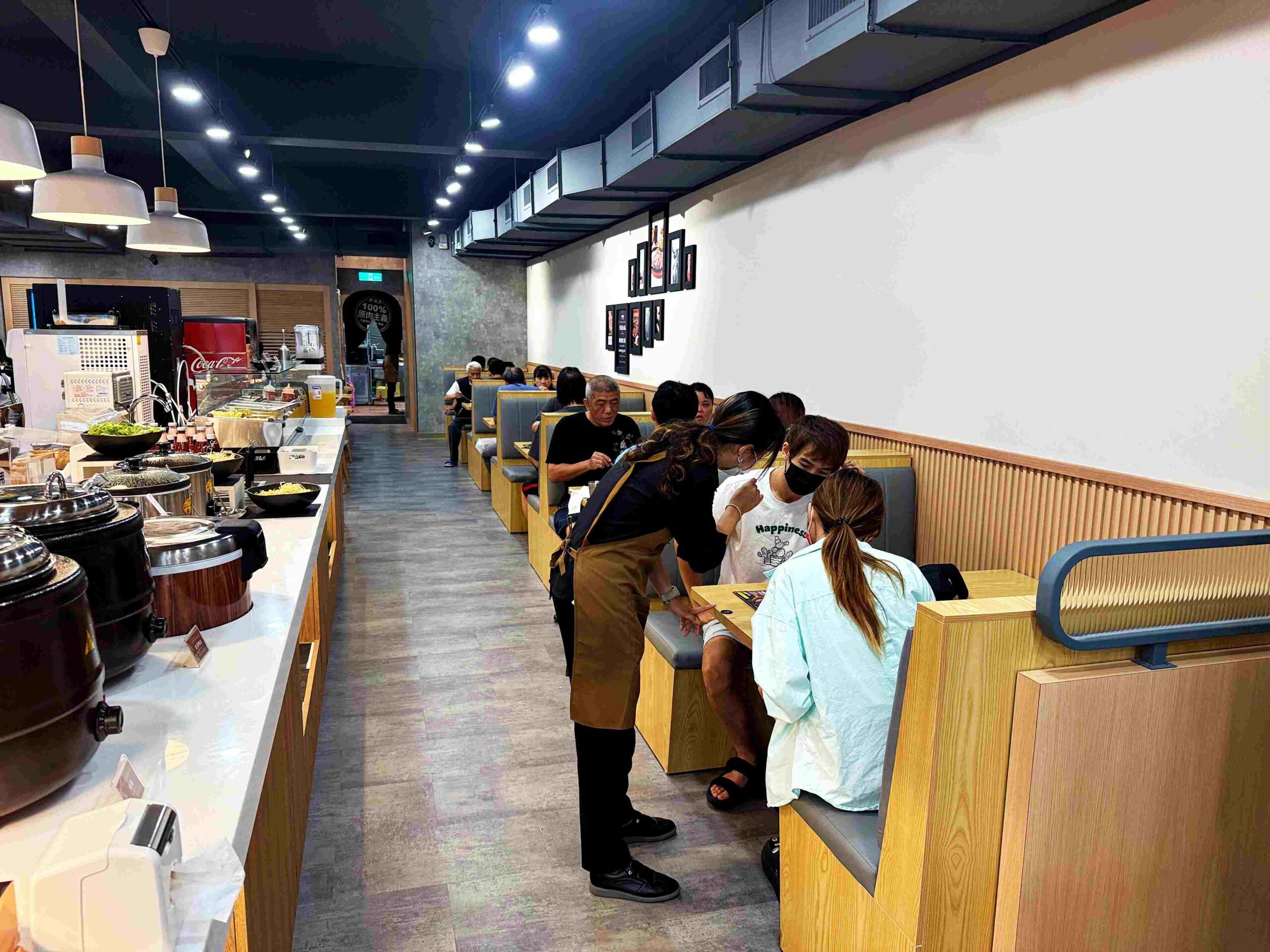 【新莊美食】孫東寶台式牛排 PLUS：300 元主餐＋自助吧吃到飽，CP值爆炸推薦(附菜單) @厚片嘴角帶便當