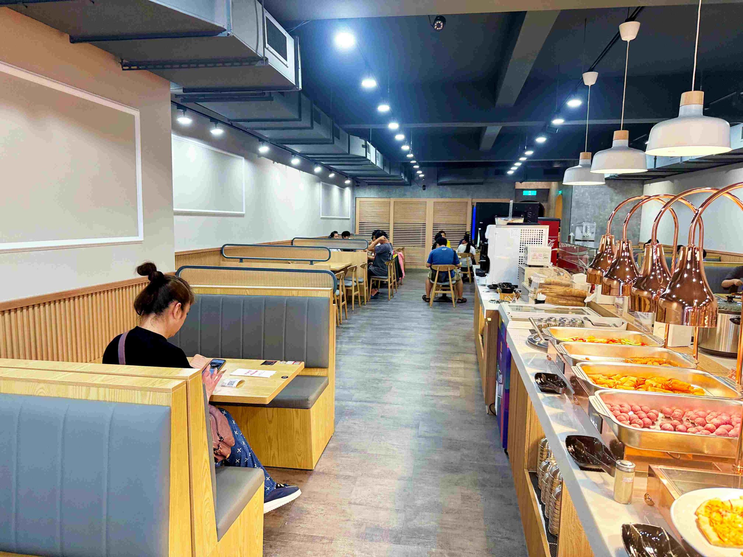 【新莊美食】孫東寶台式牛排 PLUS：300 元主餐＋自助吧吃到飽，CP值爆炸推薦(附菜單) @厚片嘴角帶便當