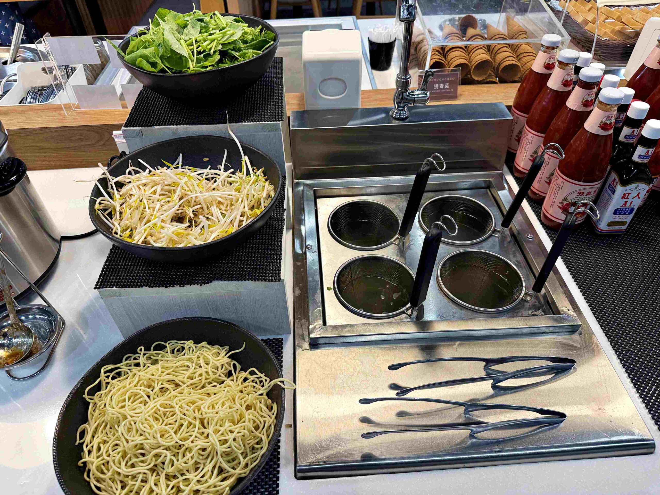 【新莊美食】孫東寶台式牛排 PLUS：300 元主餐＋自助吧吃到飽，CP值爆炸推薦(附菜單) @厚片嘴角帶便當