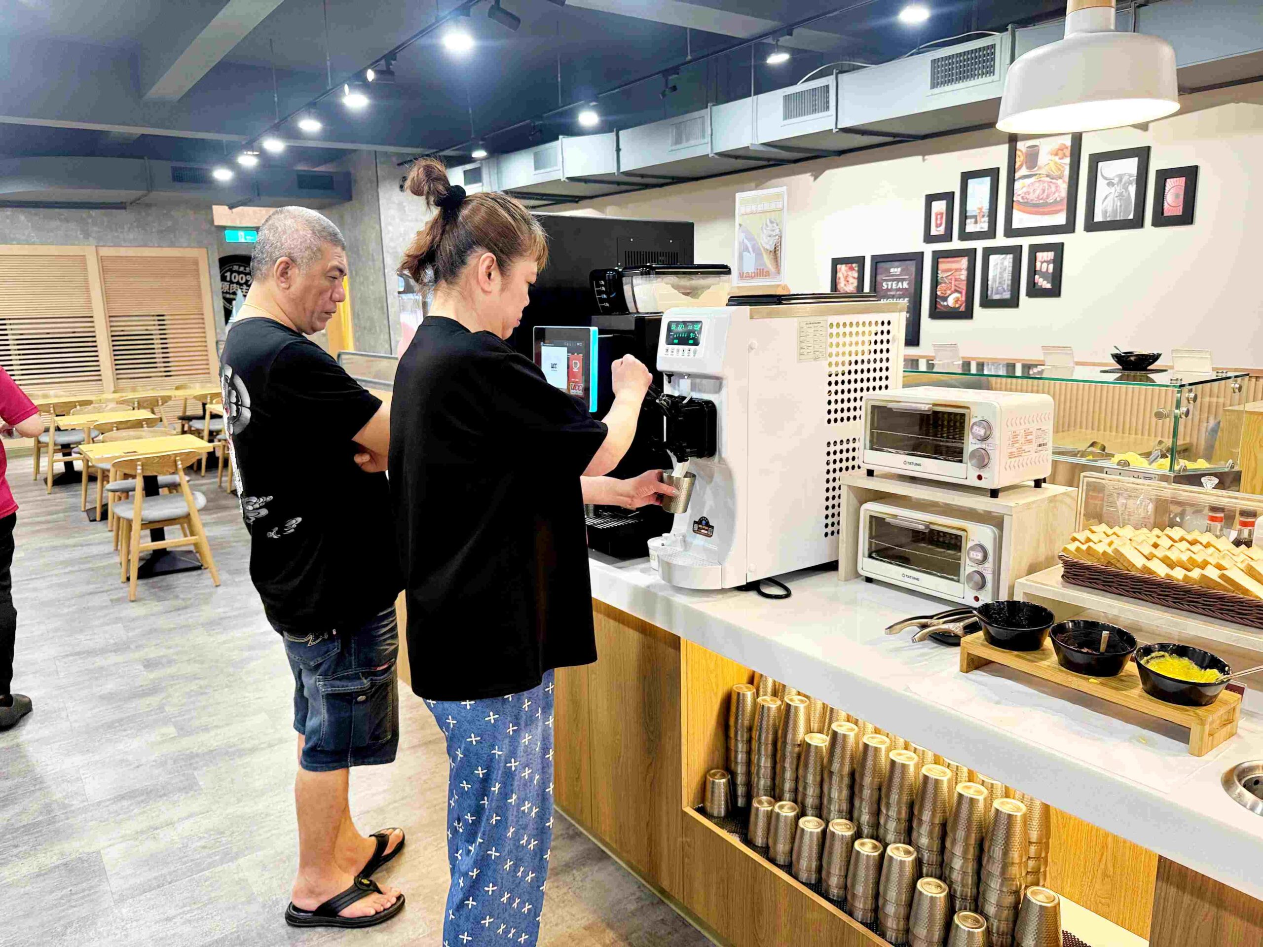 【新莊美食】孫東寶台式牛排 PLUS：300 元主餐＋自助吧吃到飽，CP值爆炸推薦(附菜單) @厚片嘴角帶便當