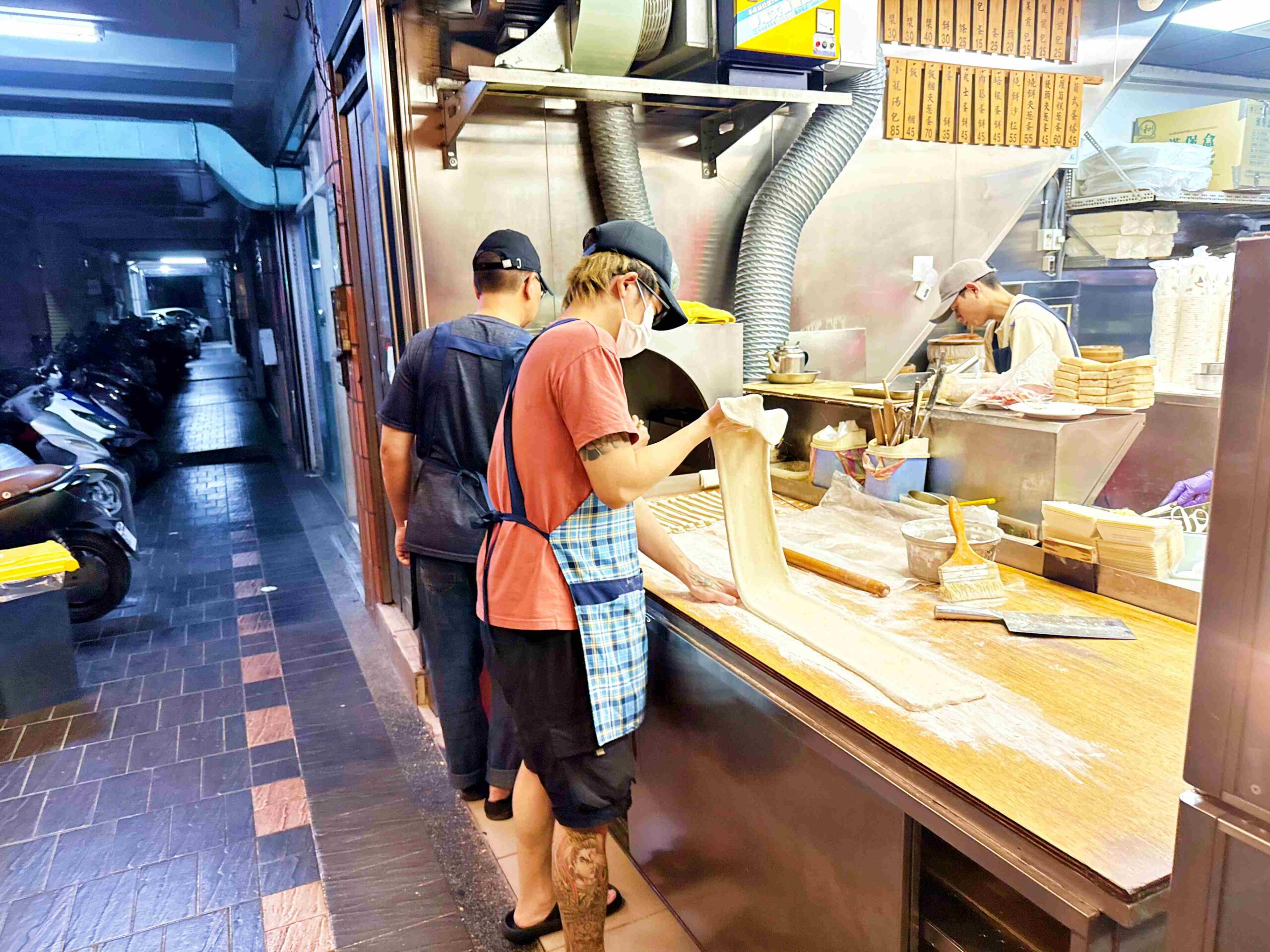 【中山區美食】曾家豆漿，蛋餅、燒餅油條跟蛋塔都非常好吃推薦(菜單) @趙先生吃飯