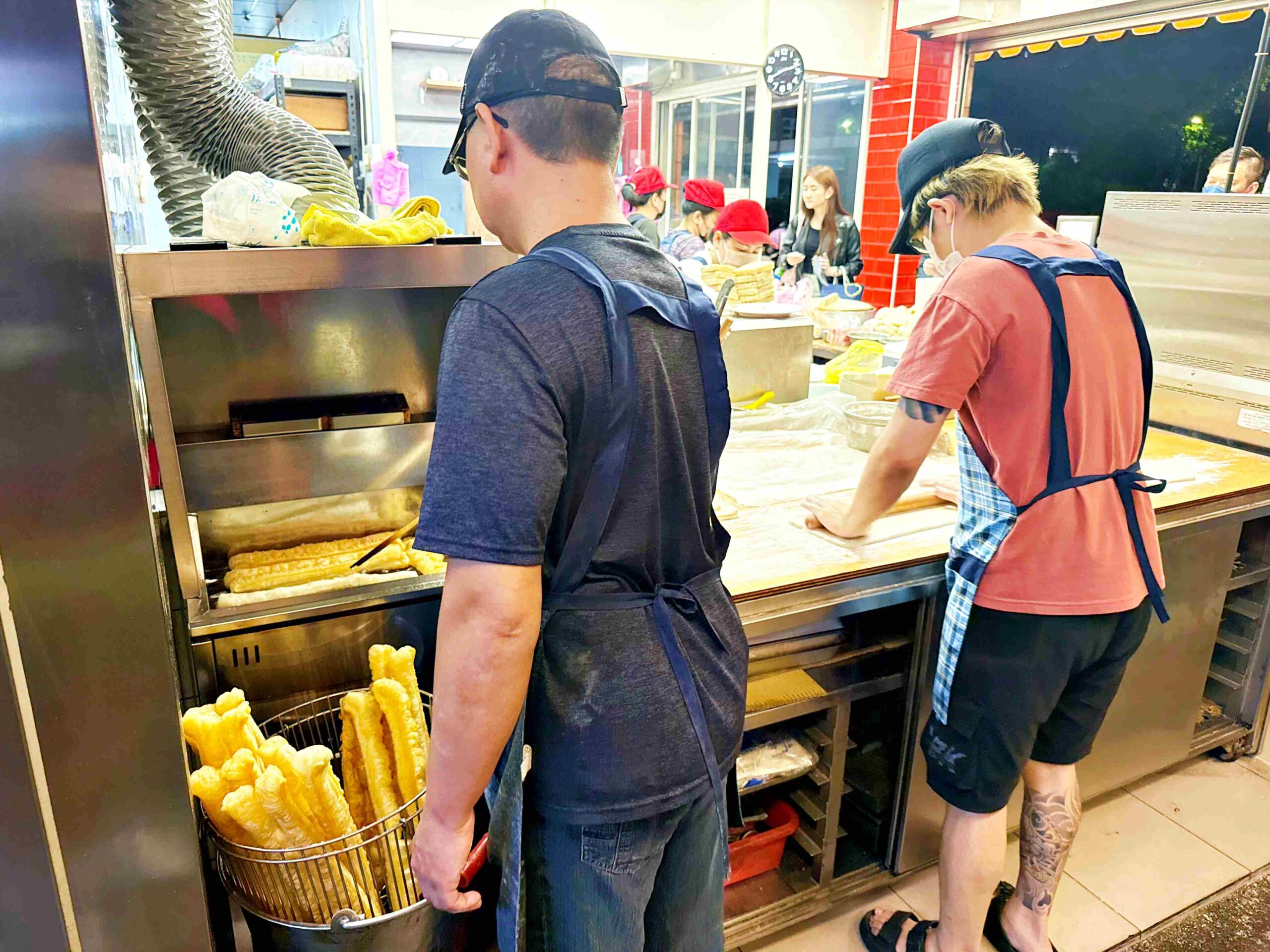 【中山區美食】曾家豆漿，蛋餅、燒餅油條跟蛋塔都非常好吃推薦(菜單) @趙先生吃飯