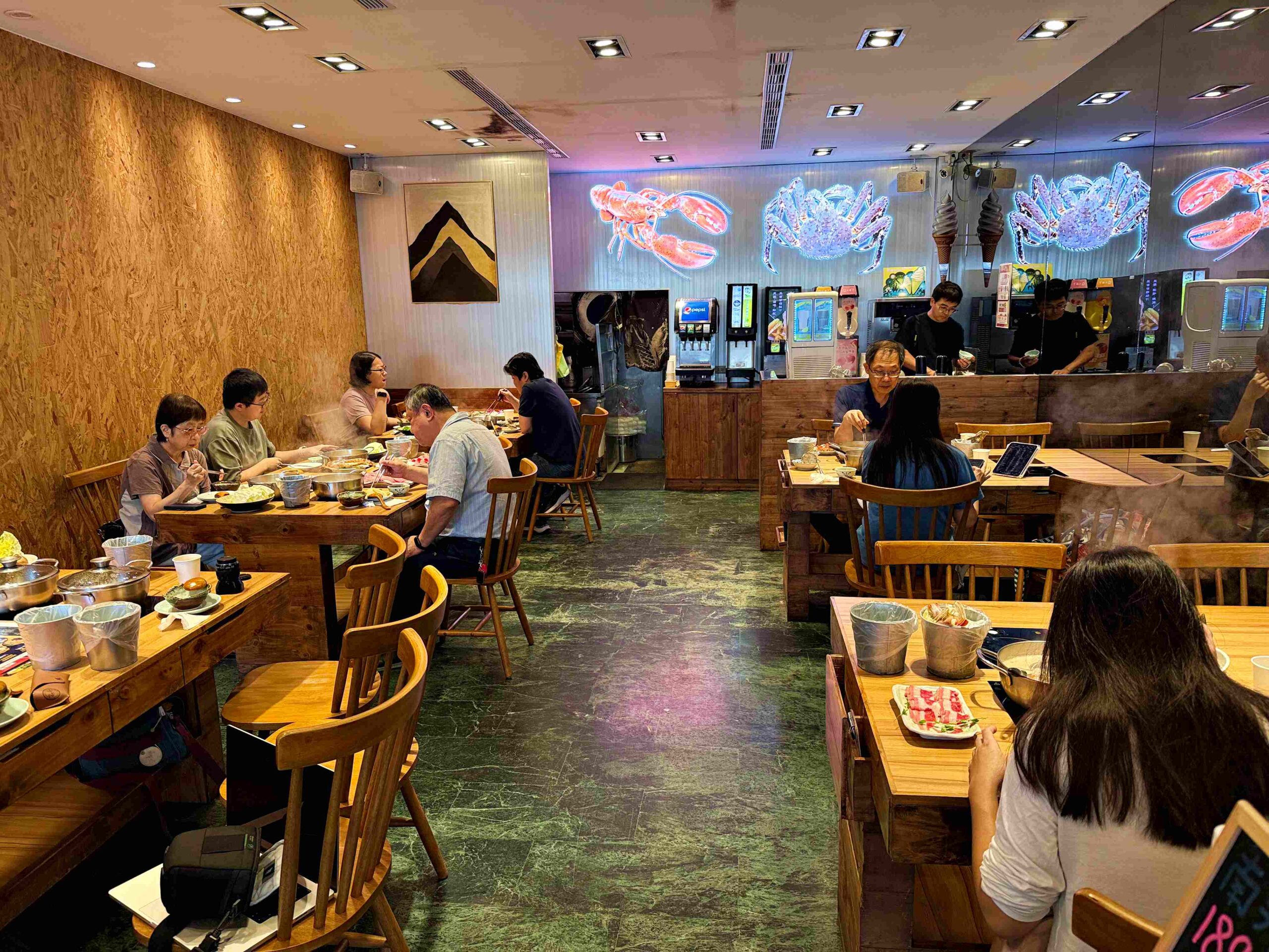 【永和美食】小海水產民生店,龍蝦雙人鍋海鮮山澎湃新鮮到爆!(菜單) @趙先生吃飯 【永和美食】小海水產民生店,龍蝦雙人鍋海鮮山澎湃新鮮到爆!(菜單) @趙先生吃飯