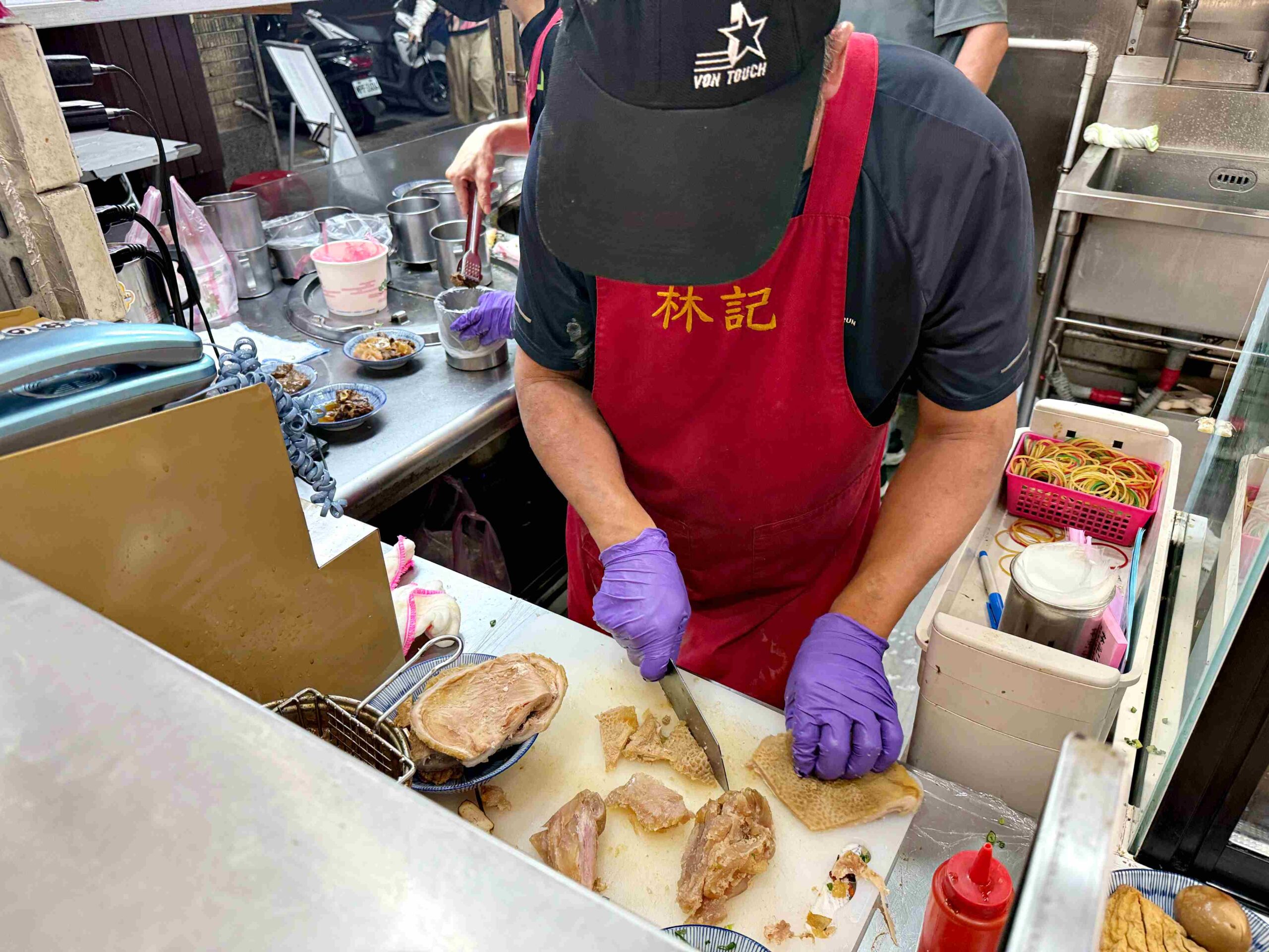 【大同區美食】林記牛肉麵，牛肋條超嫩一碗100元推薦！(菜單) @厚片嘴角帶便當