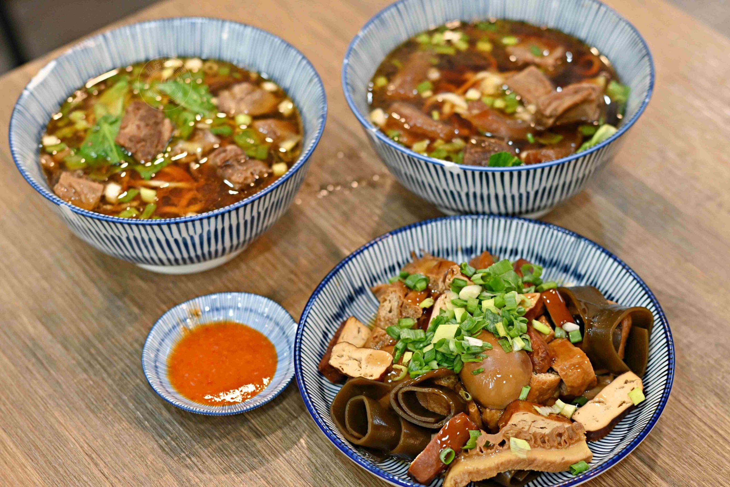 【高雄美食】老江紅茶牛奶，超頂肉鬆蛋吐司推薦！ (菜單) @趙先生吃飯