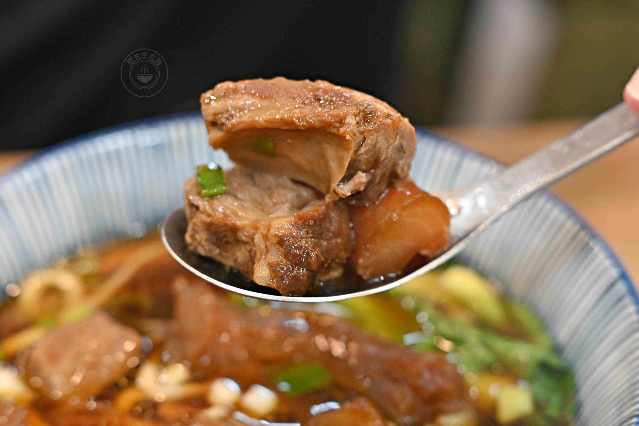 【大同區美食】林記牛肉麵，牛肉麵一碗100，湯麵只要50，冰淇淋、紅茶吃到飽推薦！(菜單) @趙先生吃飯