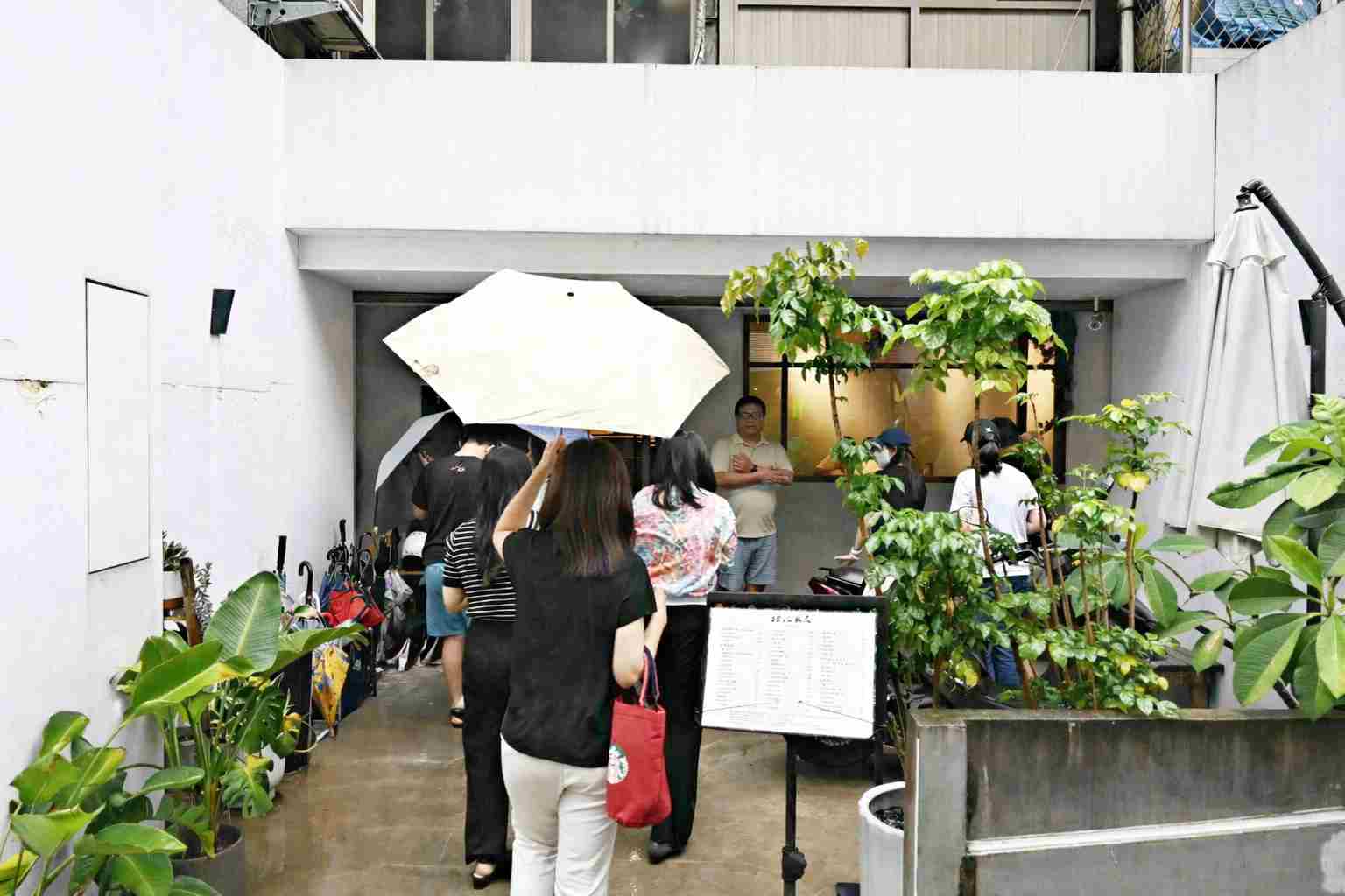 【小巨蛋美食】招治飯店，五星主廚開的餐廳，好吃評價，巷弄內排隊名店！(菜單) @趙先生吃飯