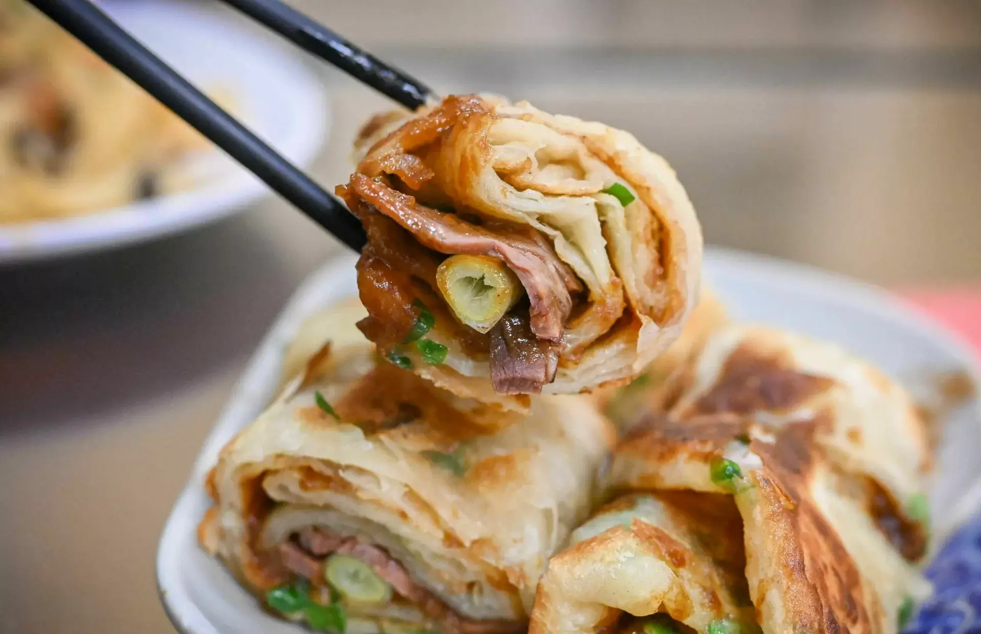 【中山區美食】川畝園，牛肉捲餅、炒飯全部好吃又平價，還有米其林推薦(菜單) @趙先生吃飯