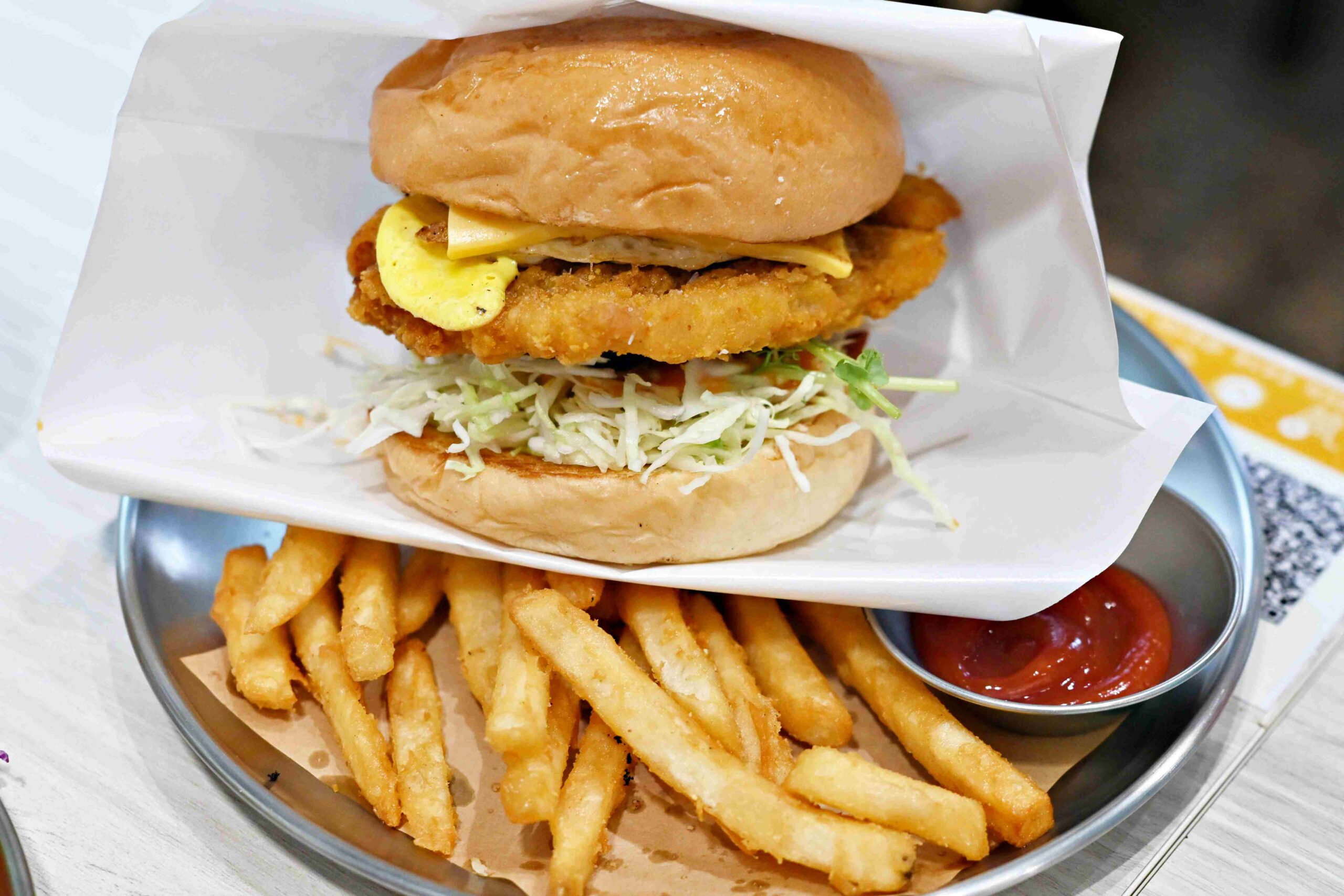 【新莊美食】硬氣哥鈑烤吐司，故事感人、份量大，吃飽又感動的早午餐推薦(菜單) @趙先生吃飯