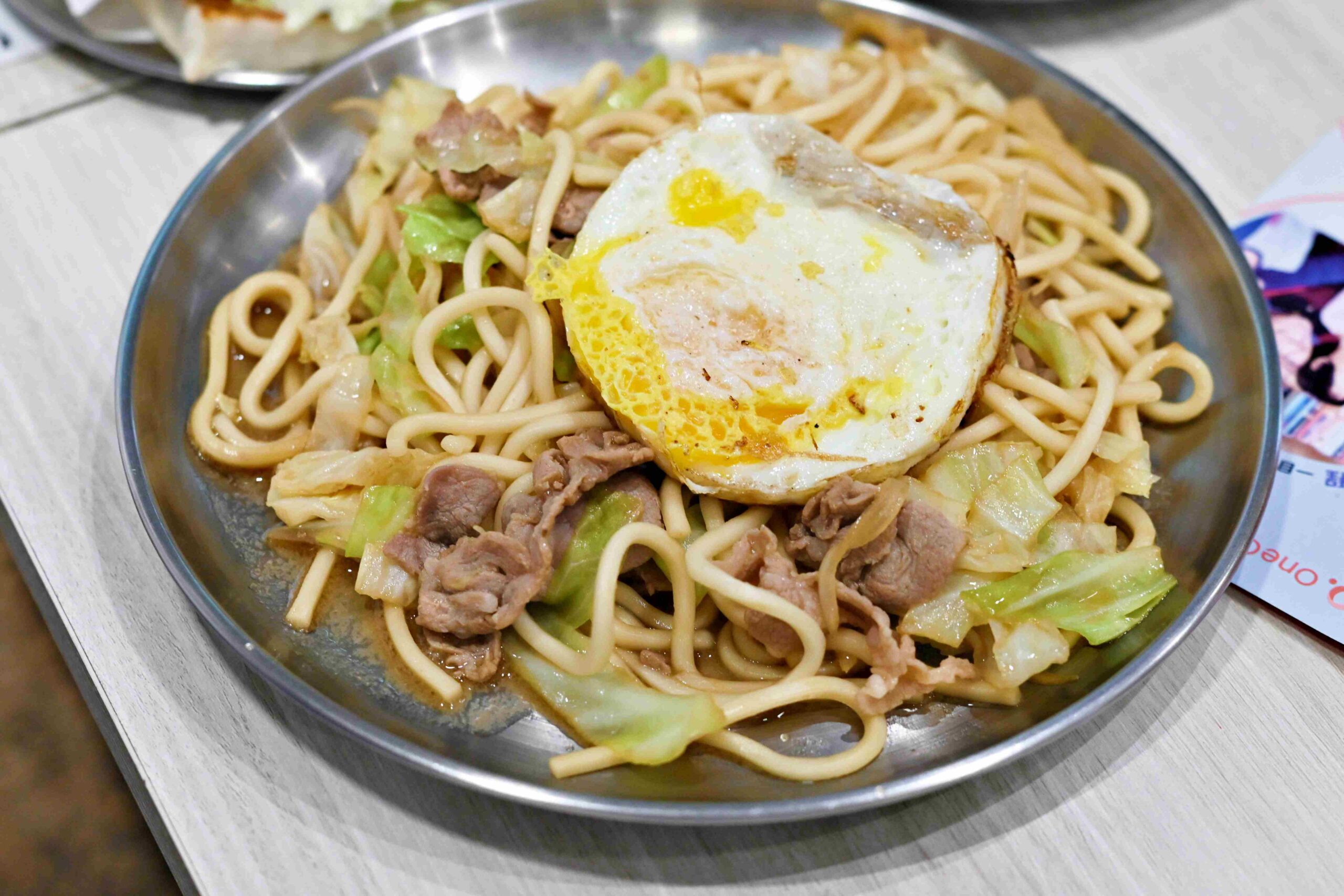 【新莊美食】硬氣哥鈑烤吐司，故事感人、份量大，吃飽又感動的早午餐推薦(菜單) @趙先生吃飯