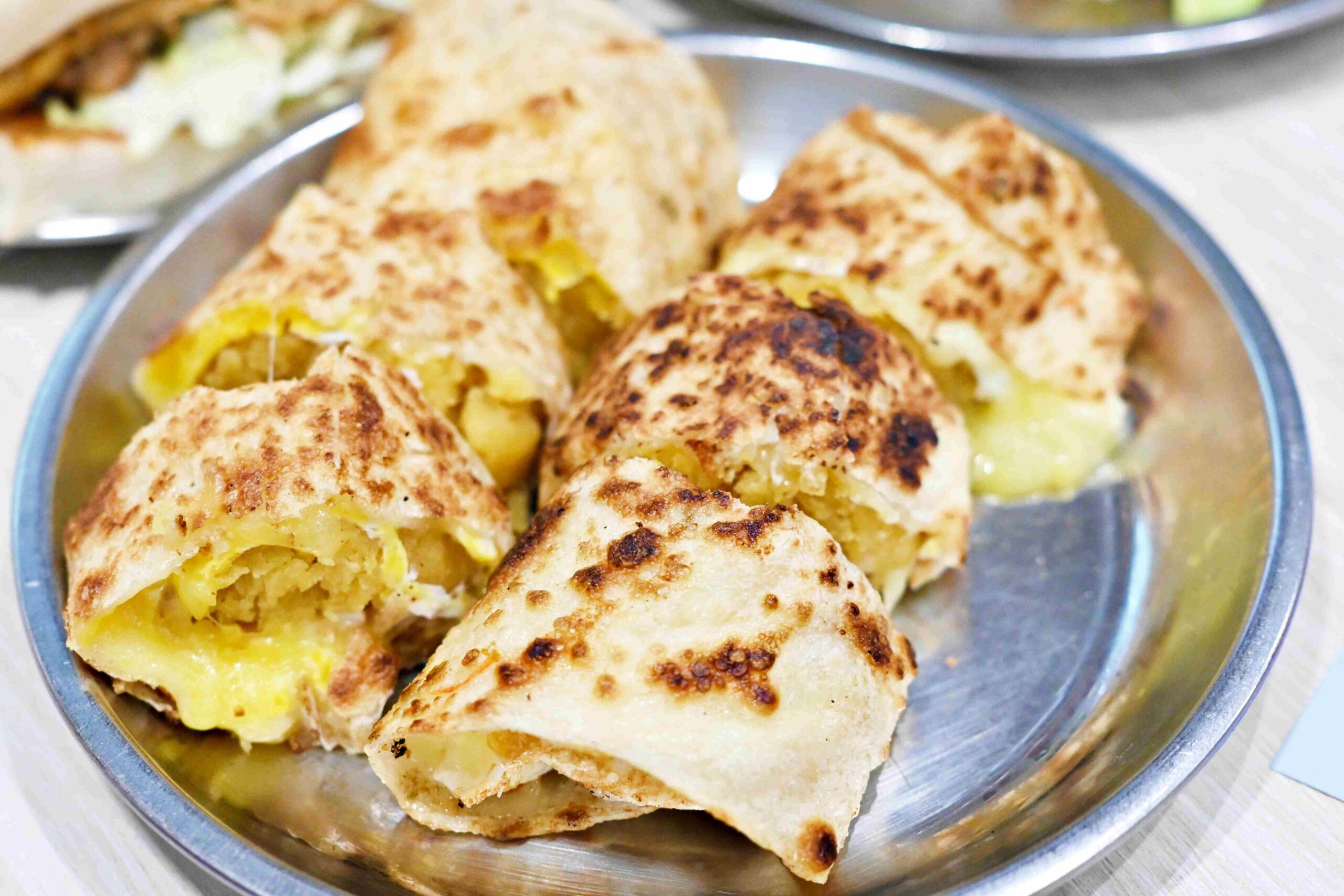 【新莊美食】硬氣哥鈑烤吐司，故事感人、份量大，吃飽又感動的早午餐推薦(菜單) @趙先生吃飯