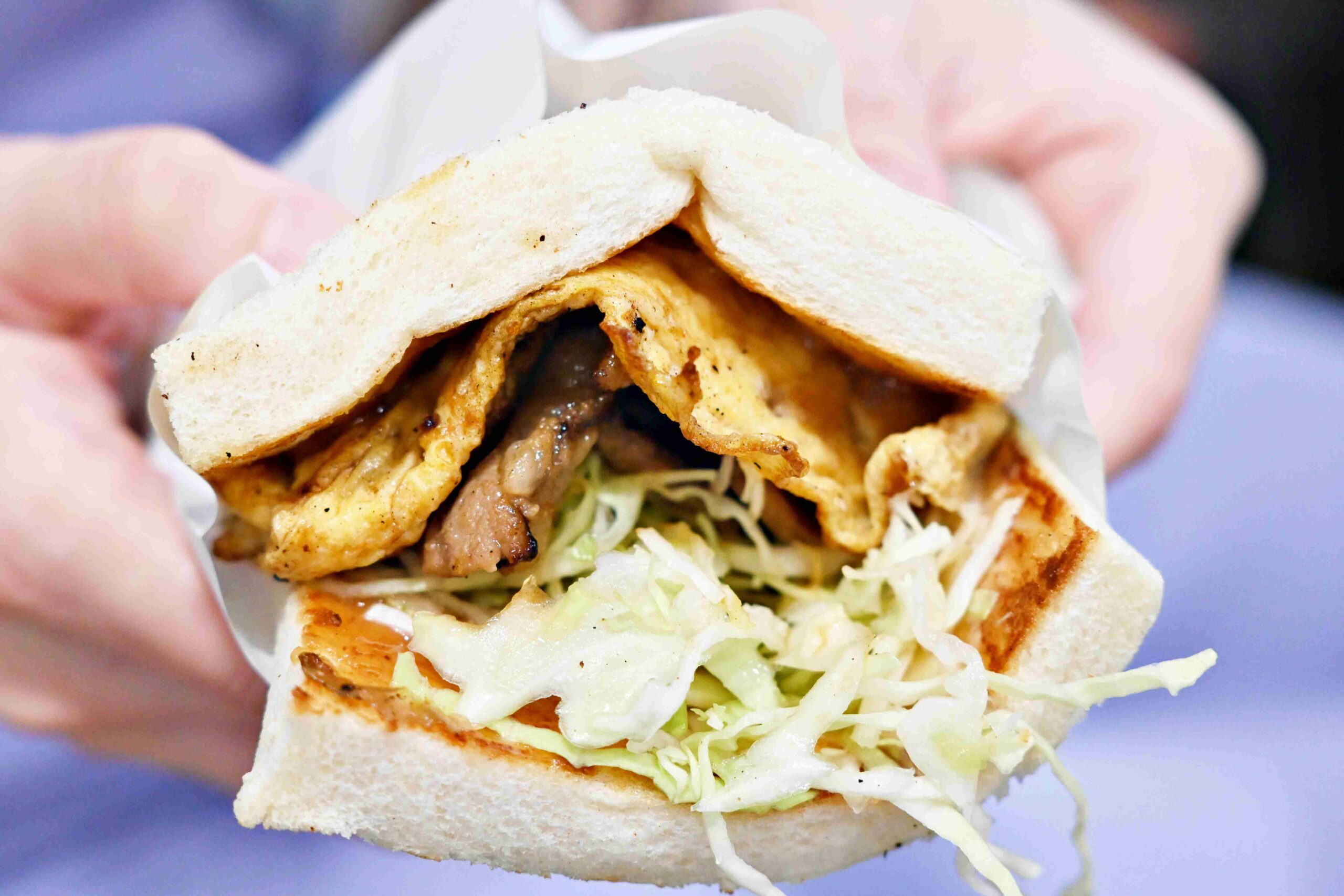 【新莊美食】硬氣哥鈑烤吐司，故事感人、份量大，吃飽又感動的早午餐推薦(菜單) @趙先生吃飯