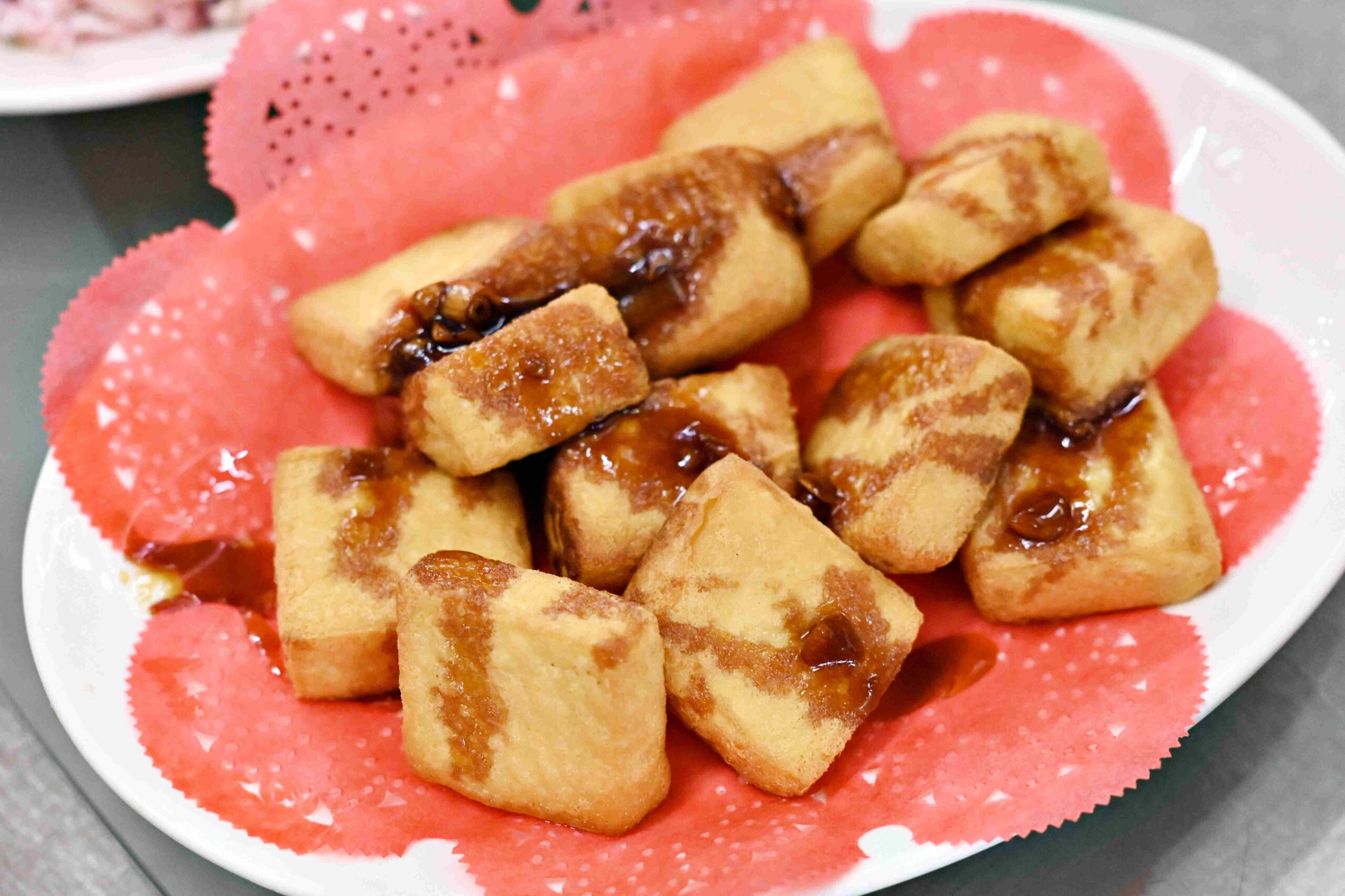 【三芝美食】香聚桶仔雞,柴火烤出金黃脆皮,雞肉嫩到爆汁推薦(菜單)! @趙先生吃飯 【三芝美食】香聚桶仔雞,柴火烤出金黃脆皮,雞肉嫩到爆汁推薦(菜單)! @趙先生吃飯