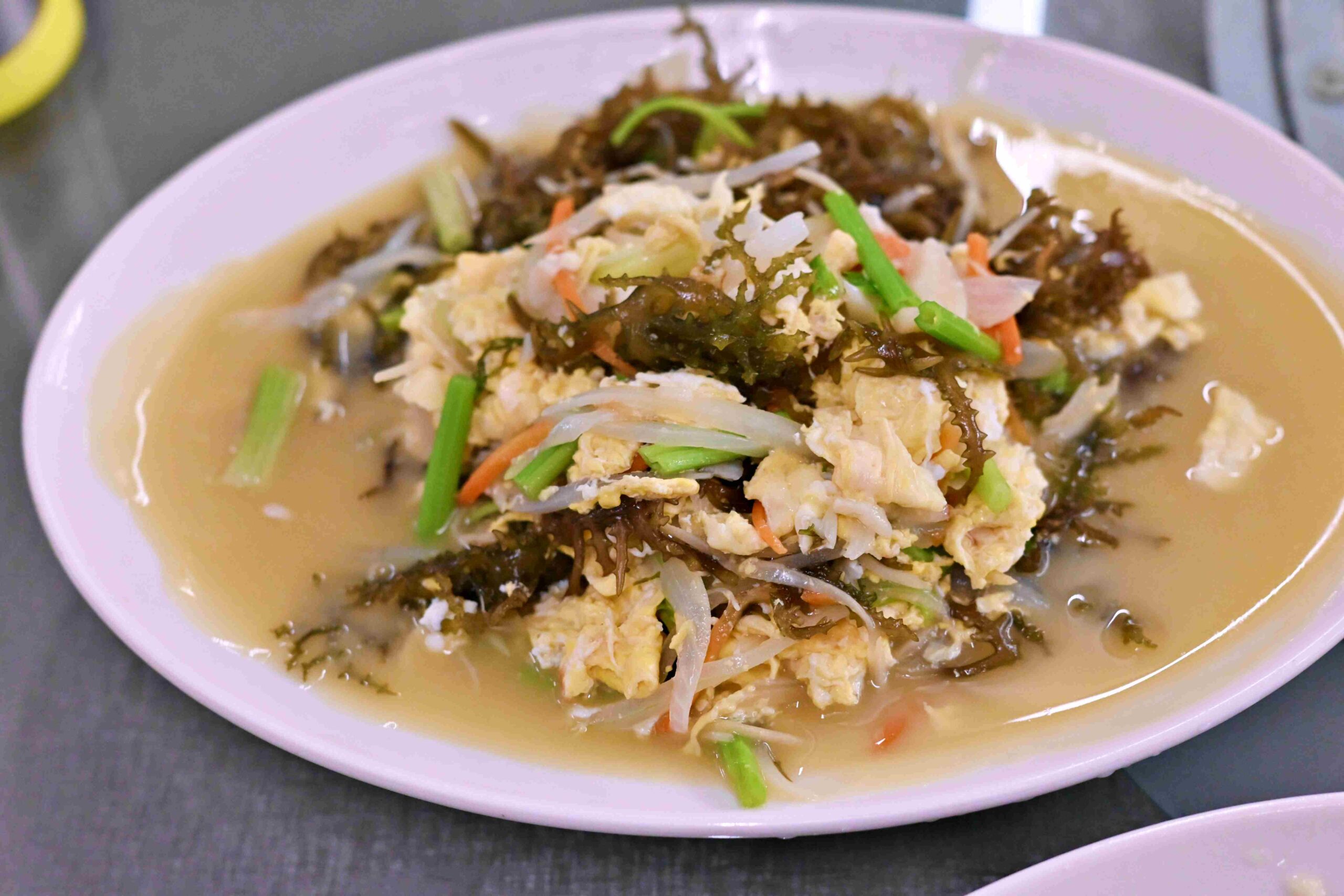 【三芝美食】香聚桶仔雞，柴火烤出金黃脆皮，雞肉嫩到爆汁推薦(菜單)！ @趙先生吃飯