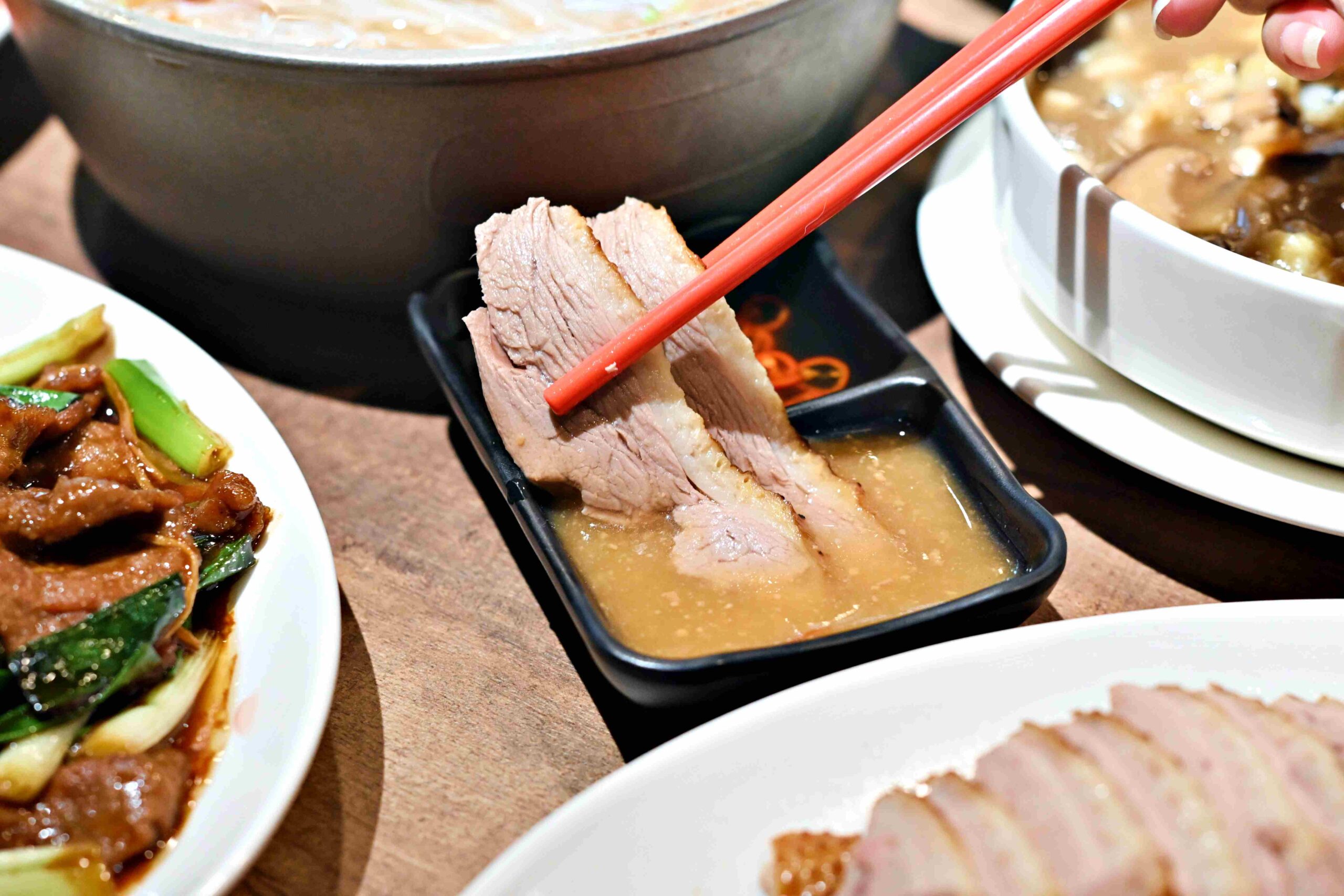 【松山美食】鵝肉川光復店，鵝肉香氣迷人、芋頭米粉還能吃到飽推薦(菜單) @趙先生吃飯