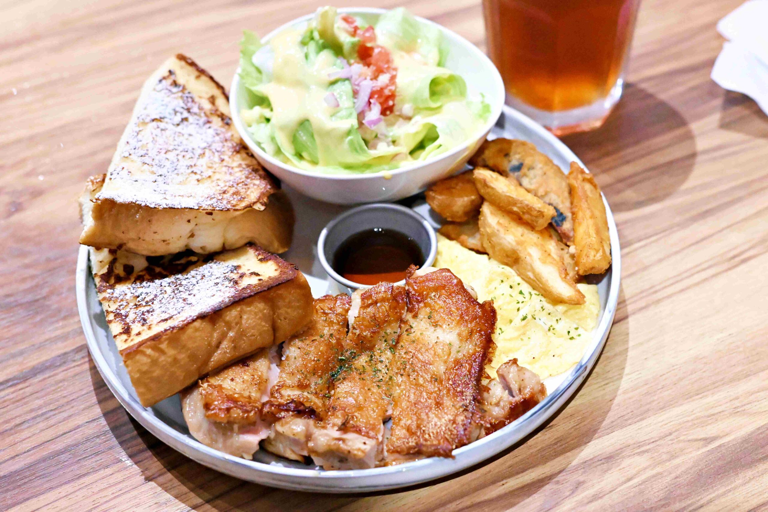 【泰山美食】Oval meat 美式餐廳，炸雞、早午餐全部好吃推薦！(菜單) @趙先生吃飯