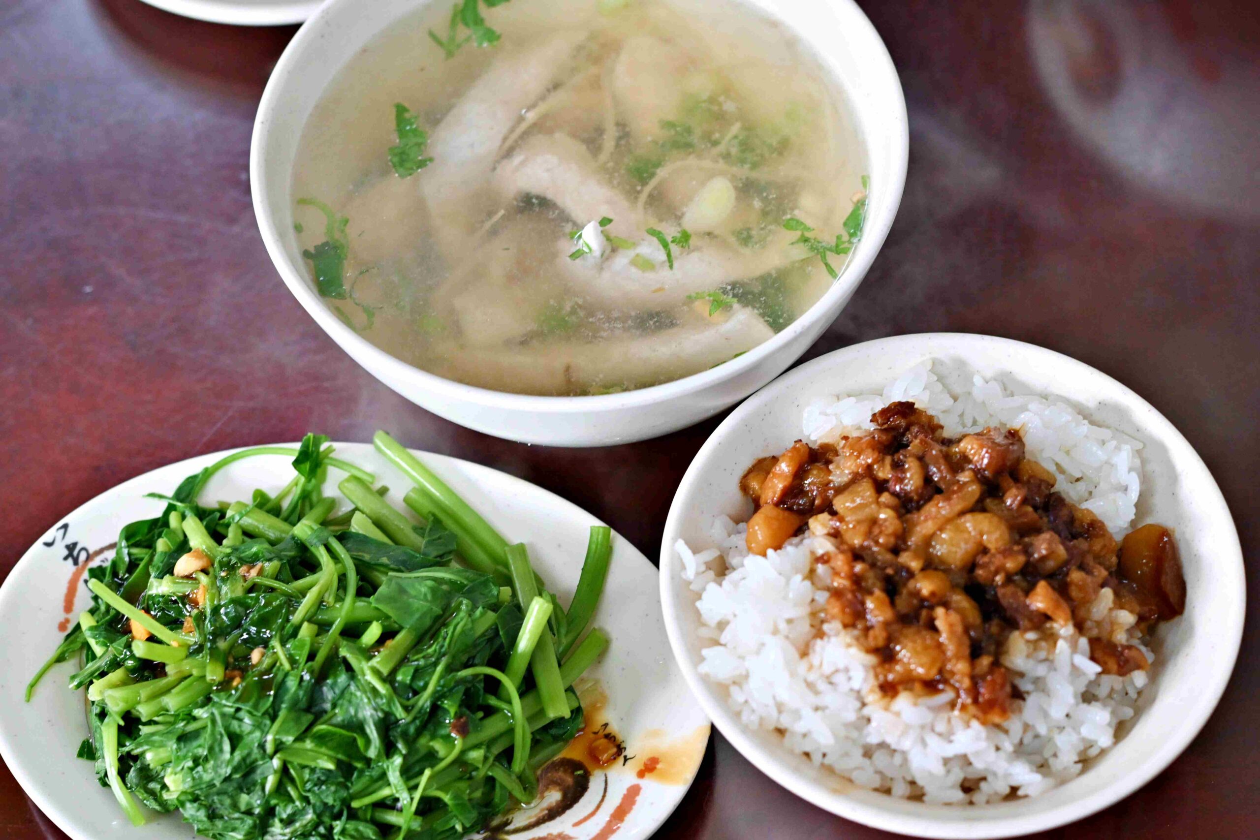 【新莊美食】魯肉發無刺虱目魚粥，香到爆魯肉飯、鮮甜魚湯超驚艷推薦(菜單) @趙先生吃飯
