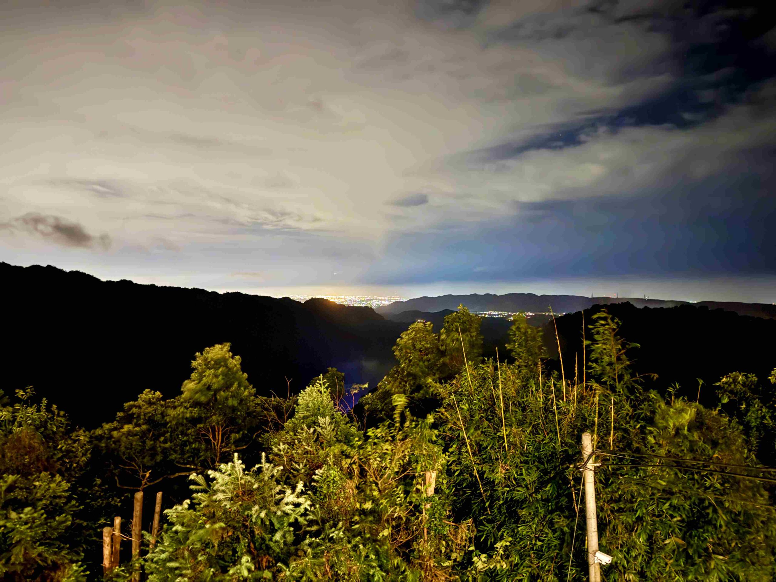 【苗栗美食】雲洞山莊，在雲海裡吃飯的客家餐廳，客家合菜與超美景觀推薦(菜單)！ @趙先生吃飯