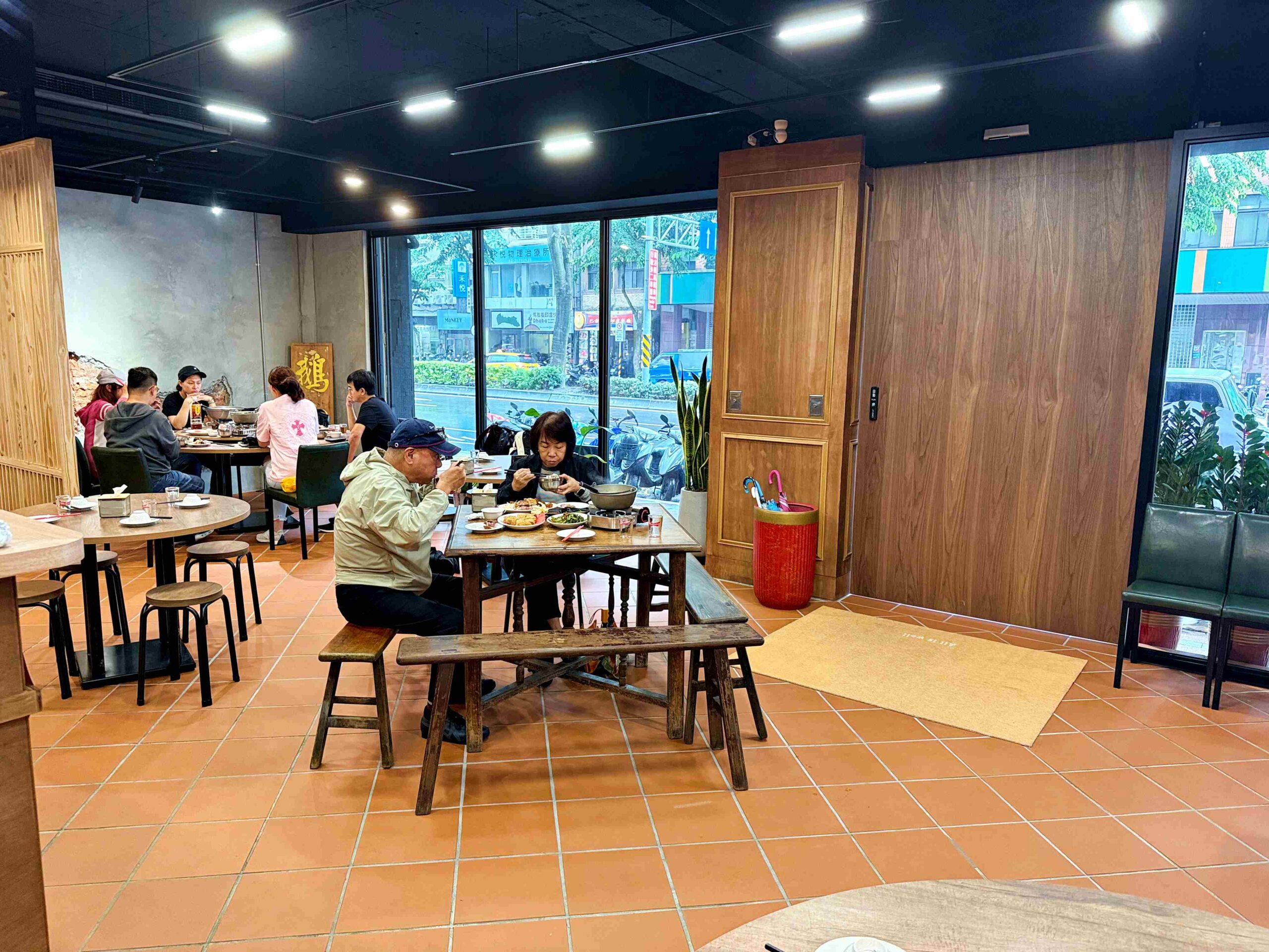 【松山美食】鵝肉川光復店，鵝肉香氣迷人、芋頭米粉還能吃到飽推薦(菜單) @趙先生吃飯