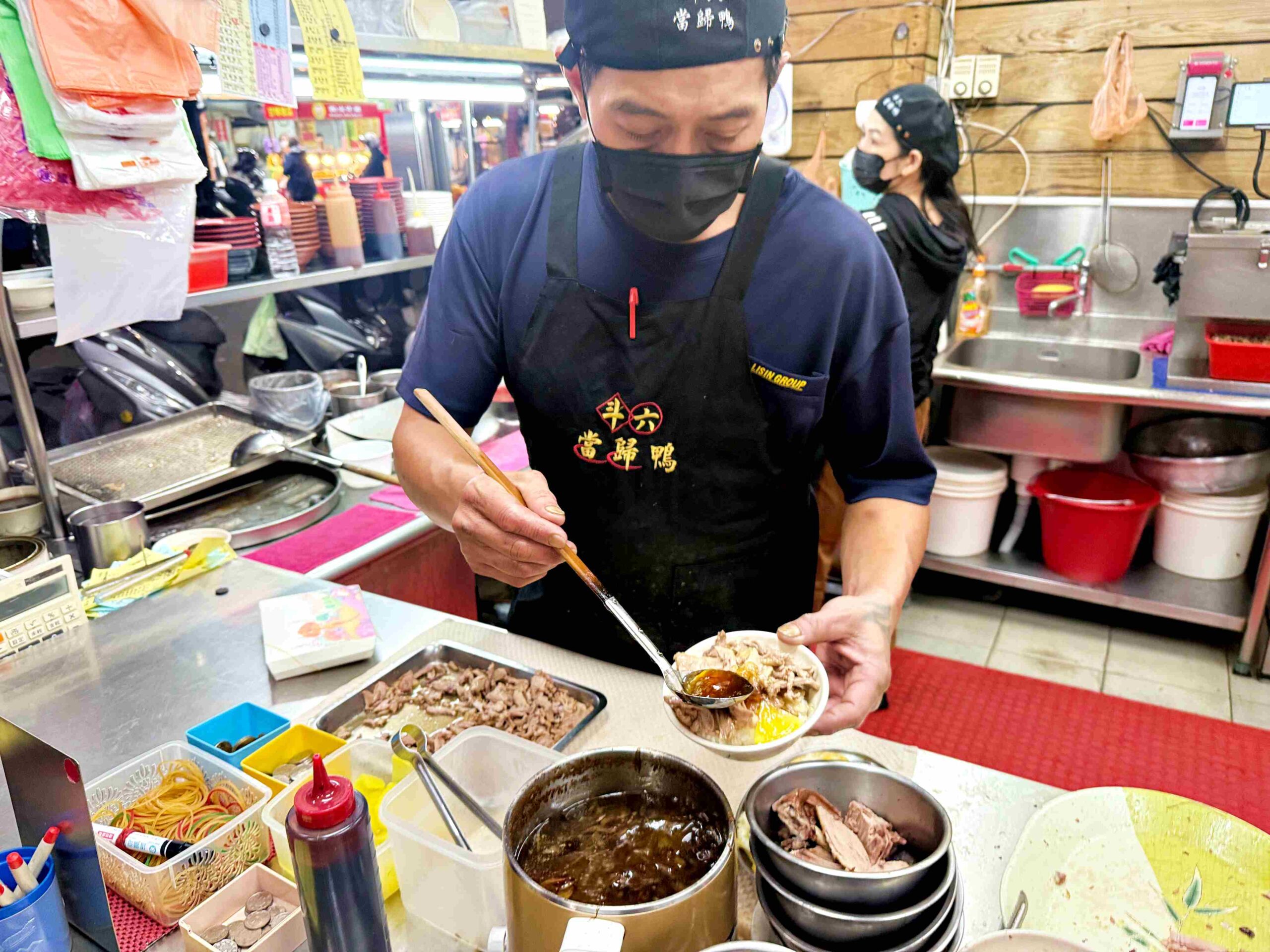 【新莊美食】斗六當歸鴨，銅板價切鴨肉＋超強好喝的當歸湯推薦！(菜單) @趙先生吃飯